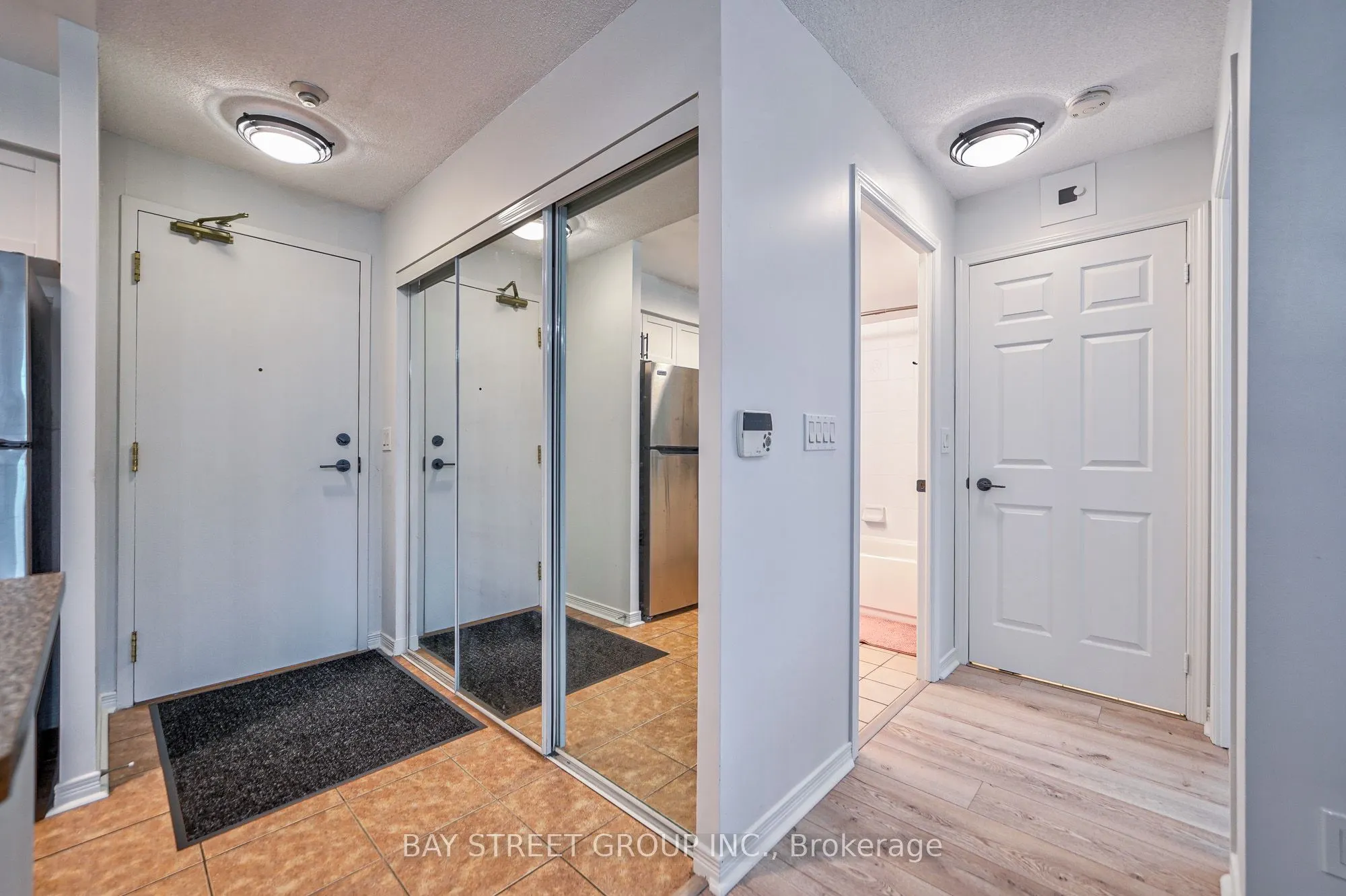 5500 Yonge Street, #803