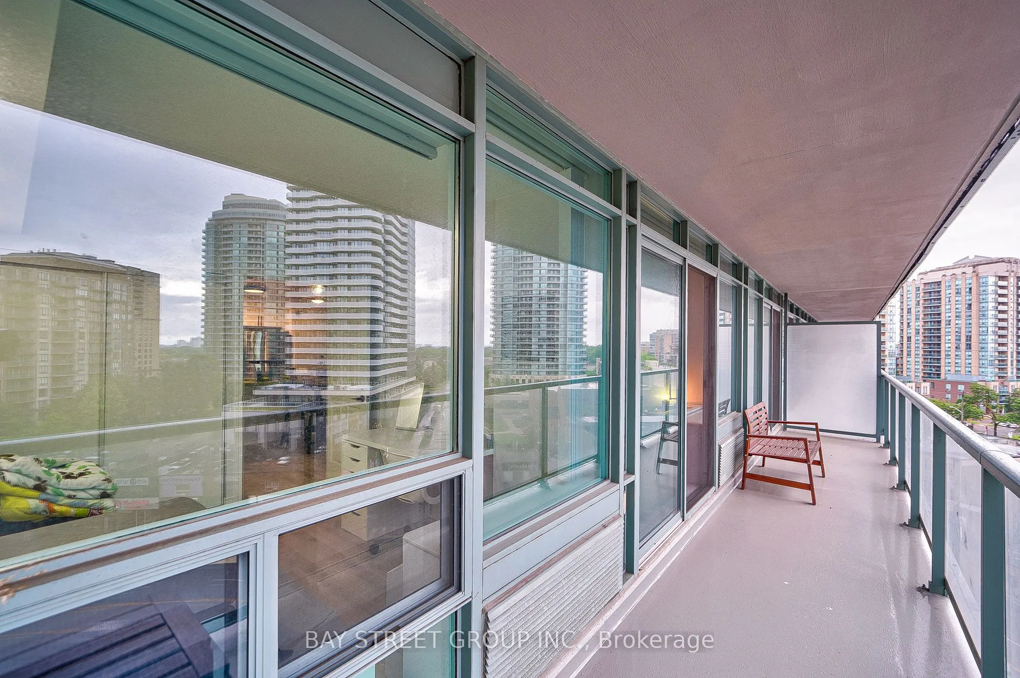 5500 Yonge Street, #803