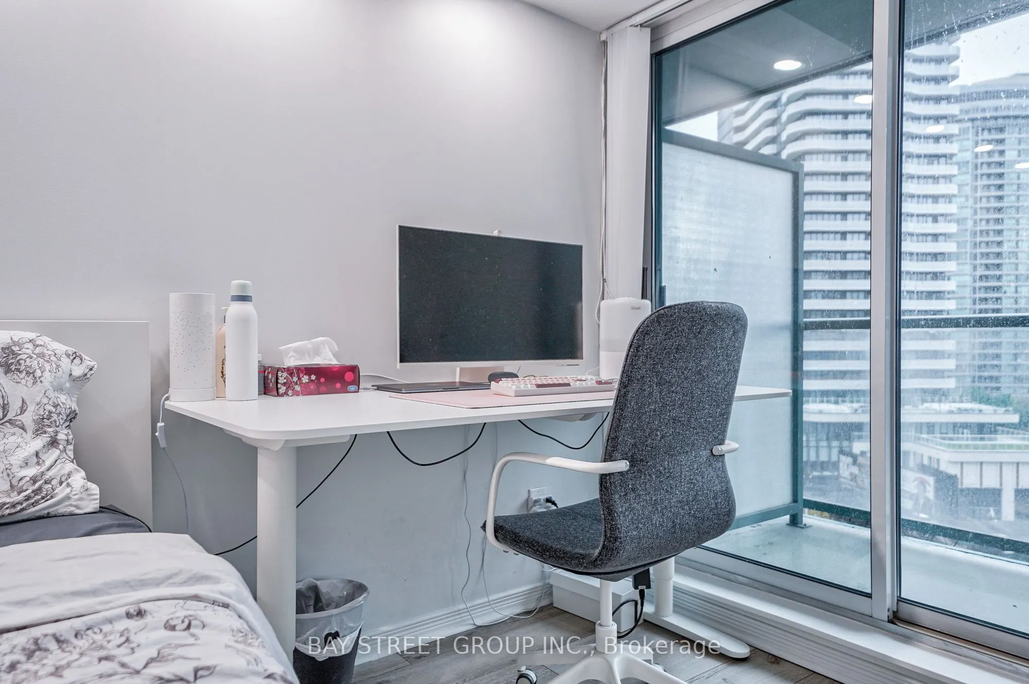 5500 Yonge Street, #803