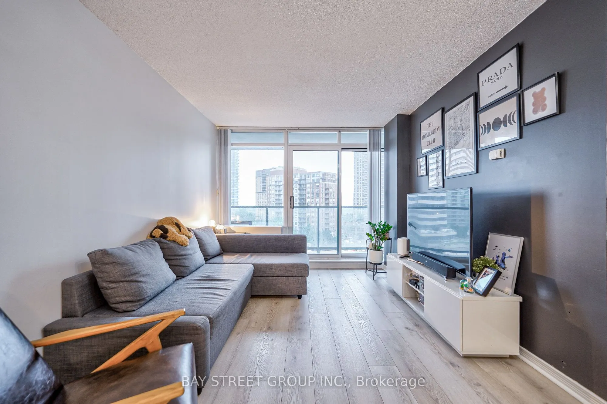 5500 Yonge Street, #803