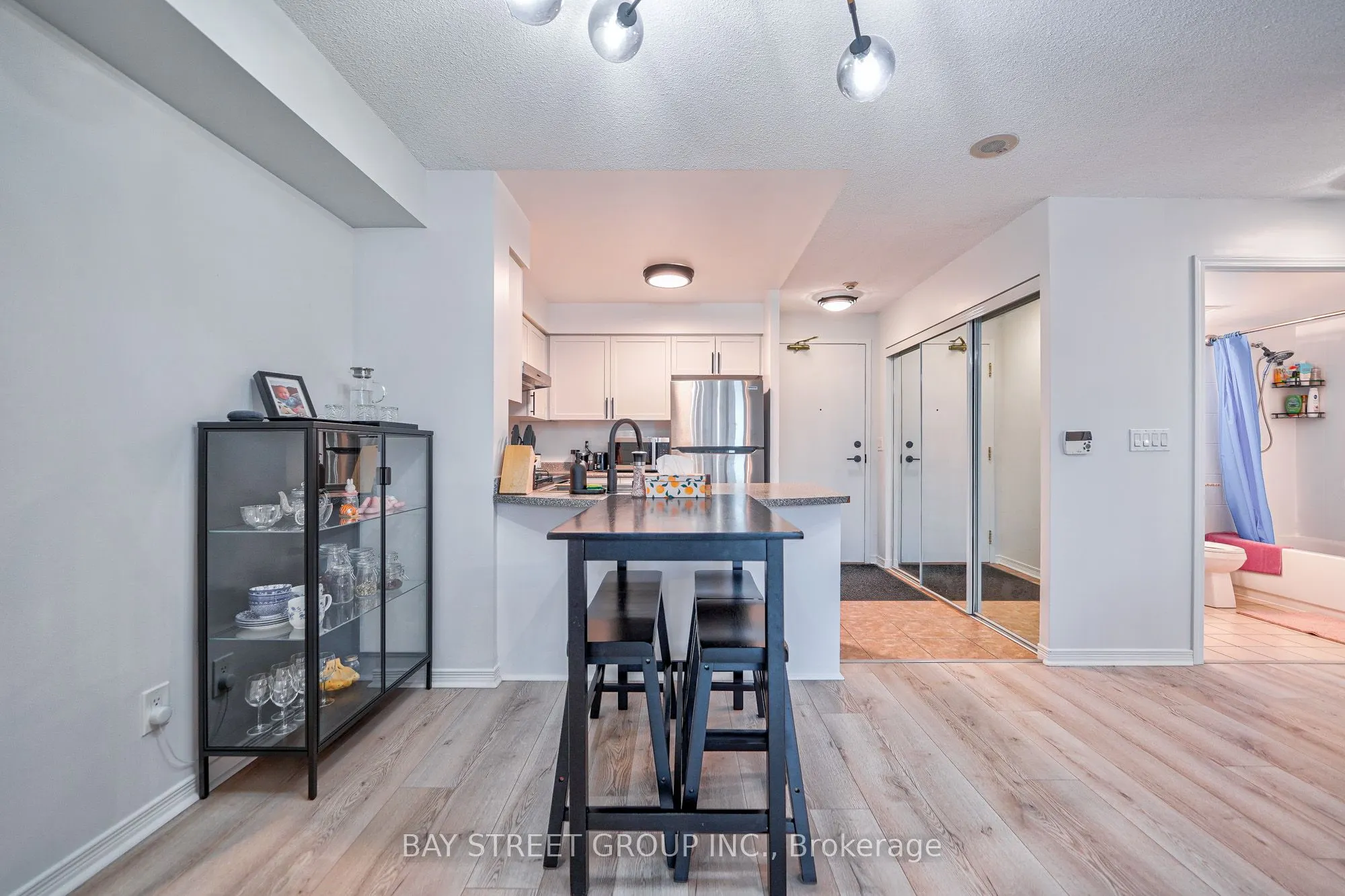 5500 Yonge Street, #803