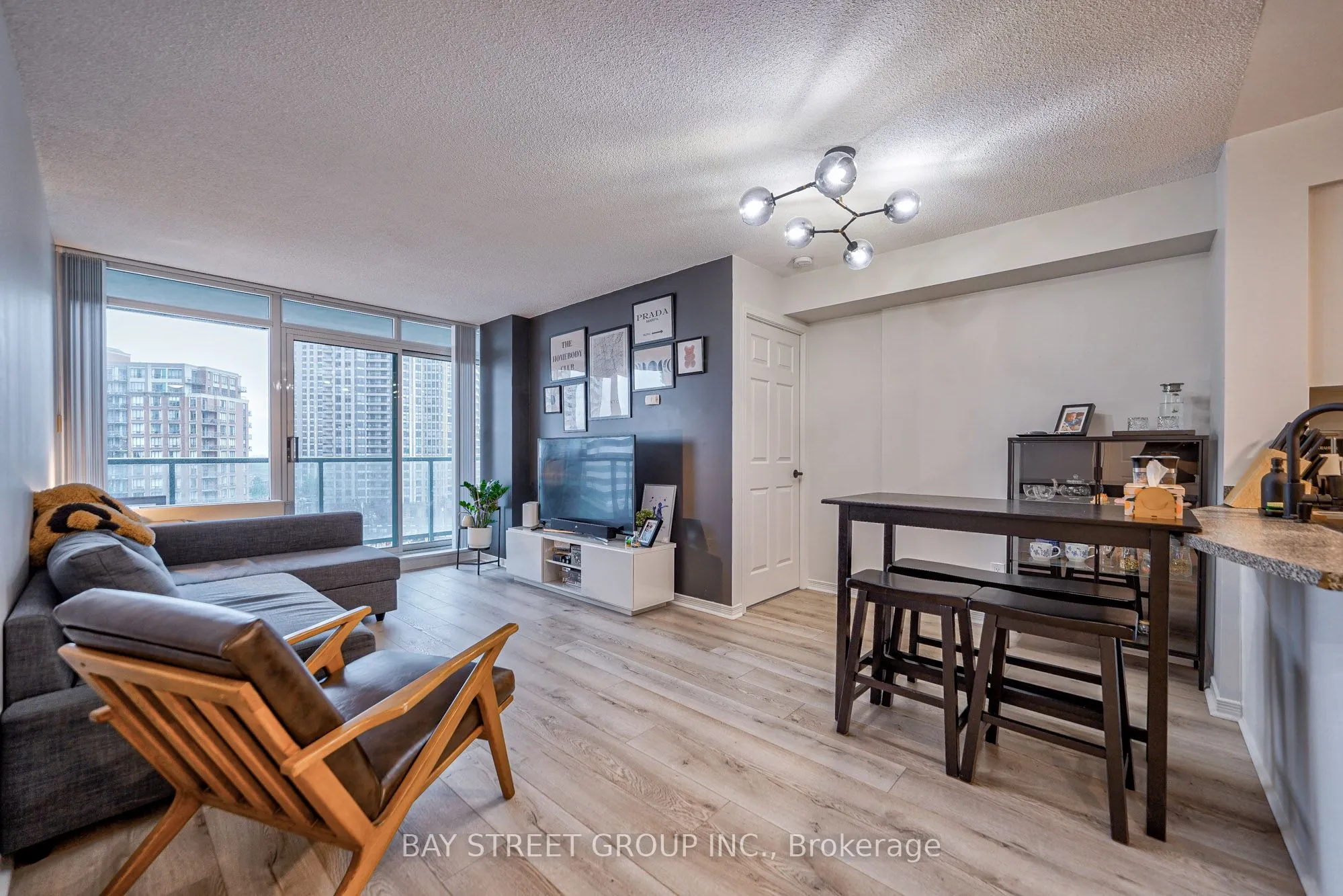 5500 Yonge Street, #803