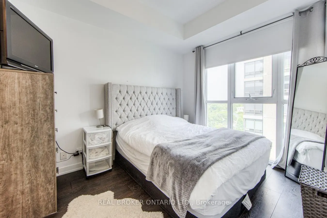 609 Avenue Road, #10
