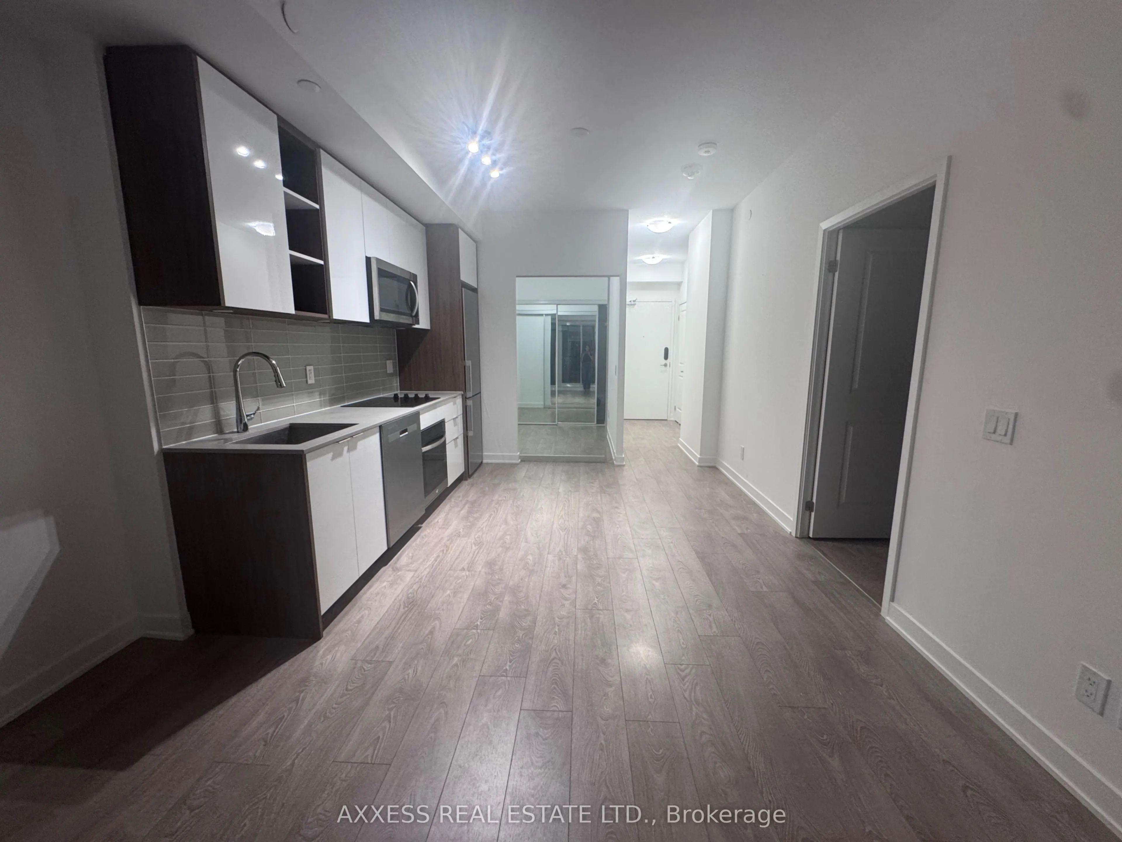 543 Richmond Street W, #426