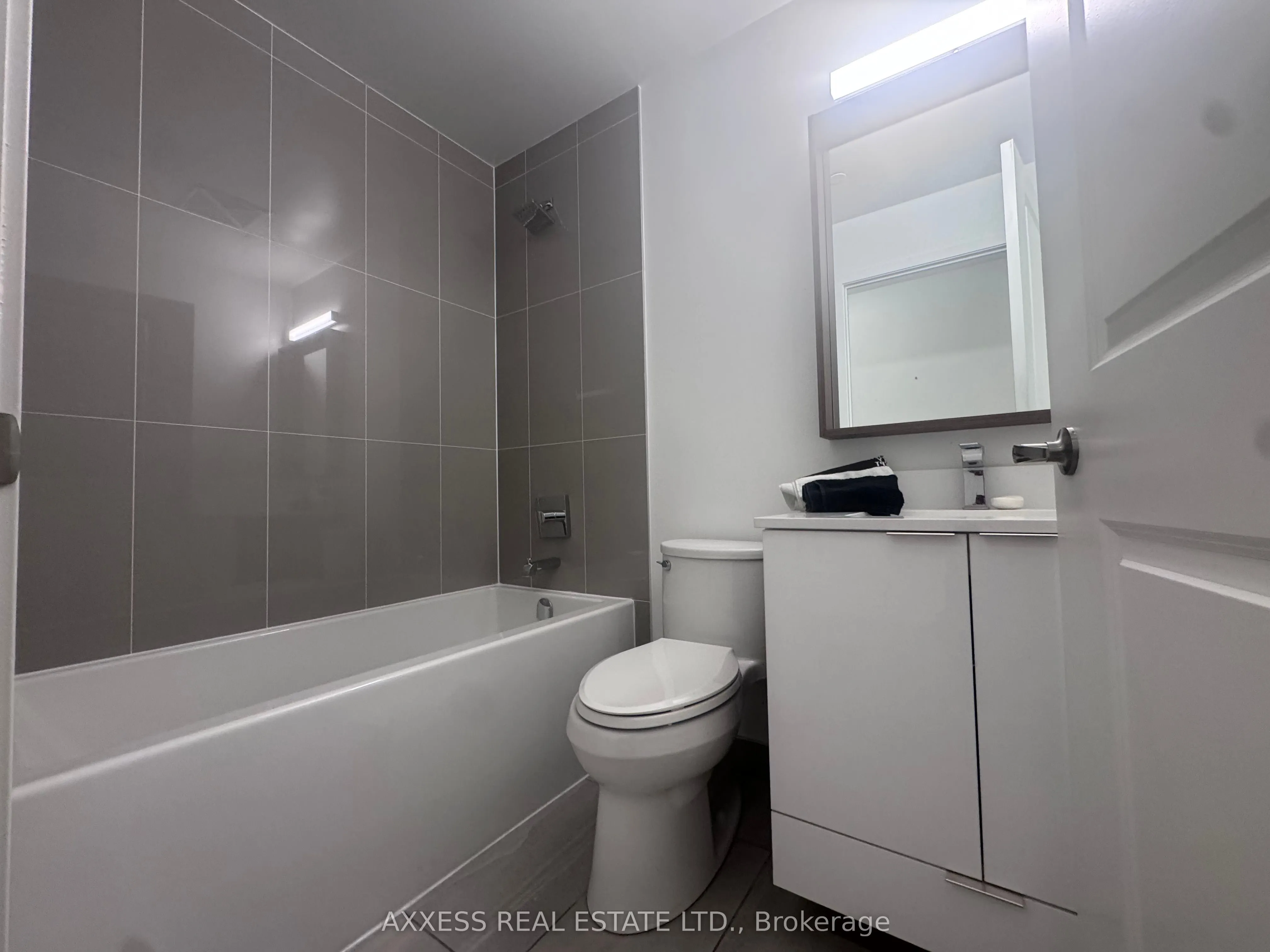 543 Richmond Street W, #426