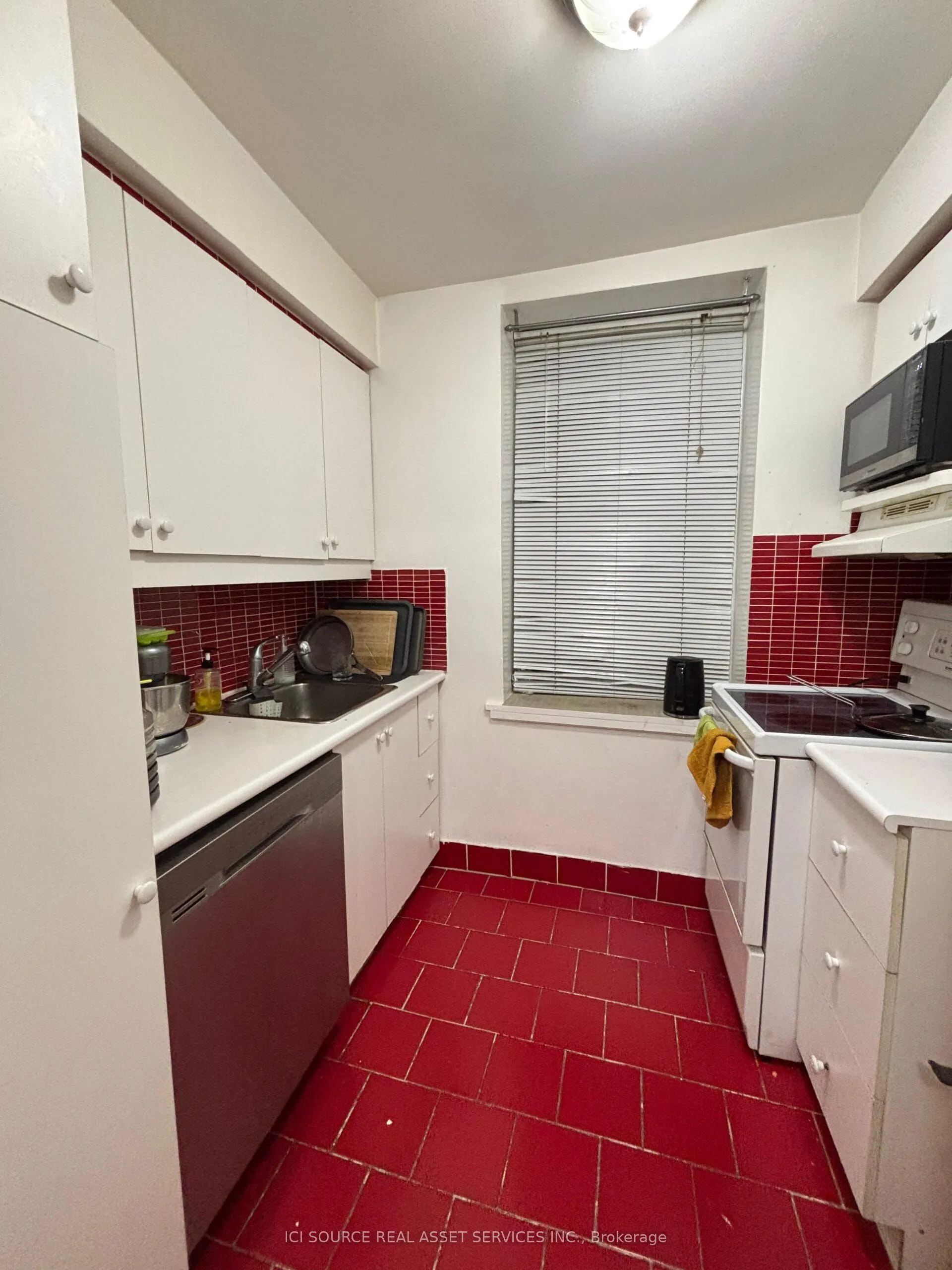 707 Eglinton Avenue W, #104