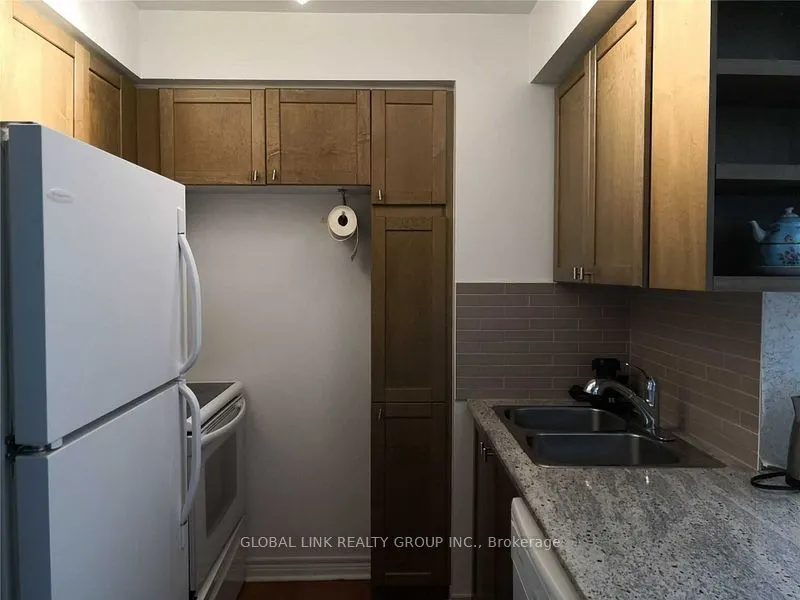 763 Bay Street, #2202