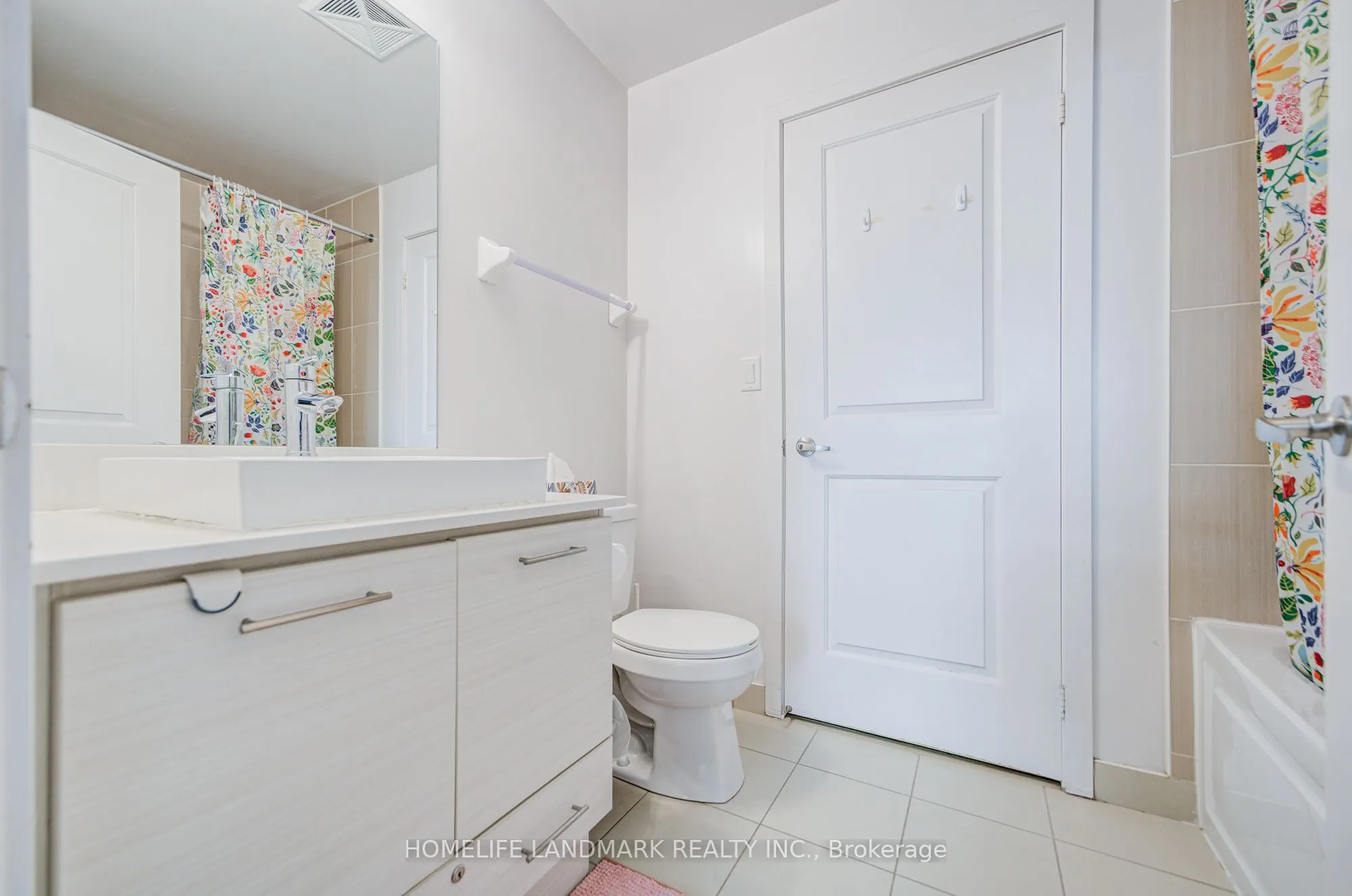 26 Norton Avenue, #609