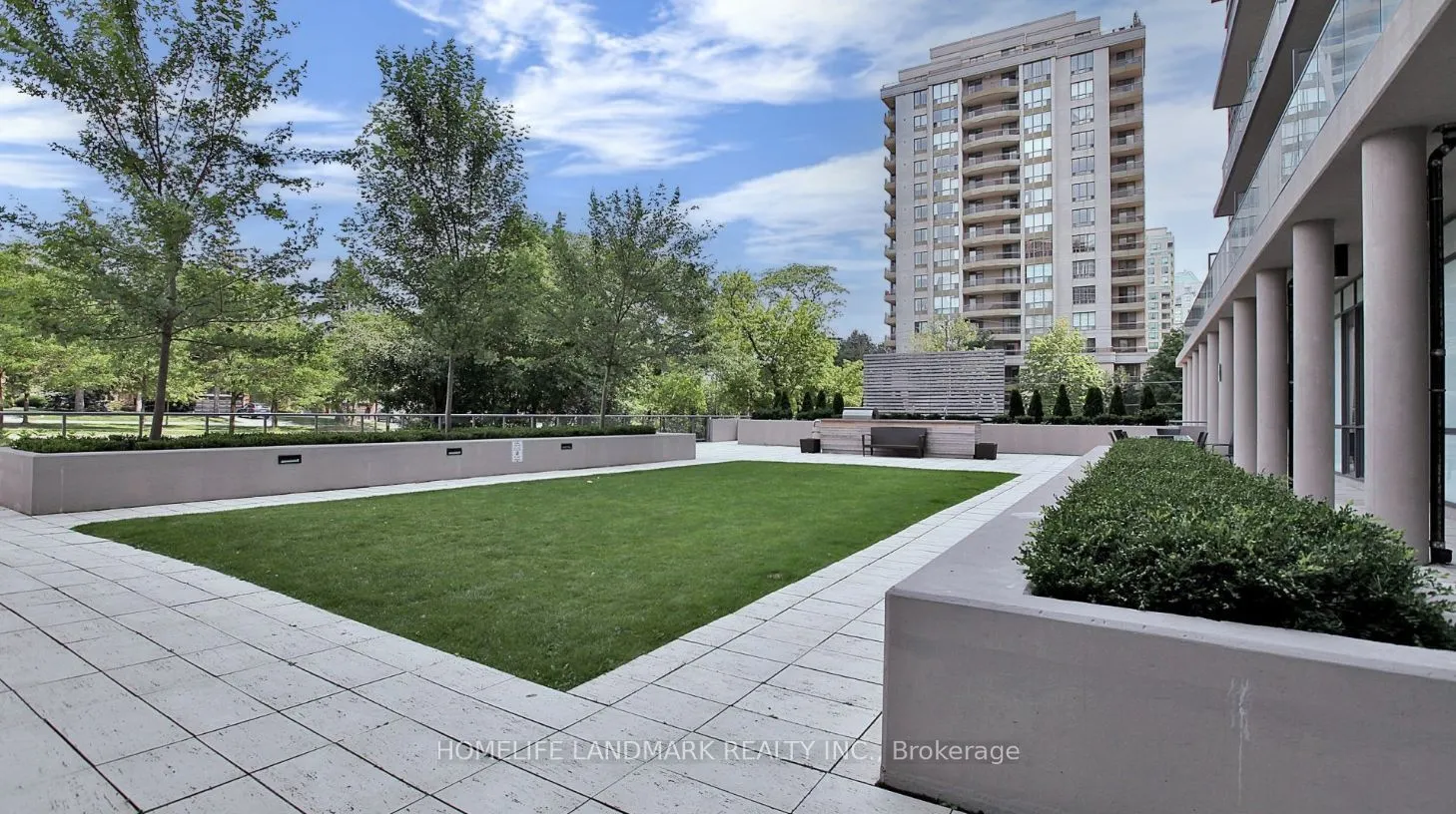 26 Norton Avenue, #609
