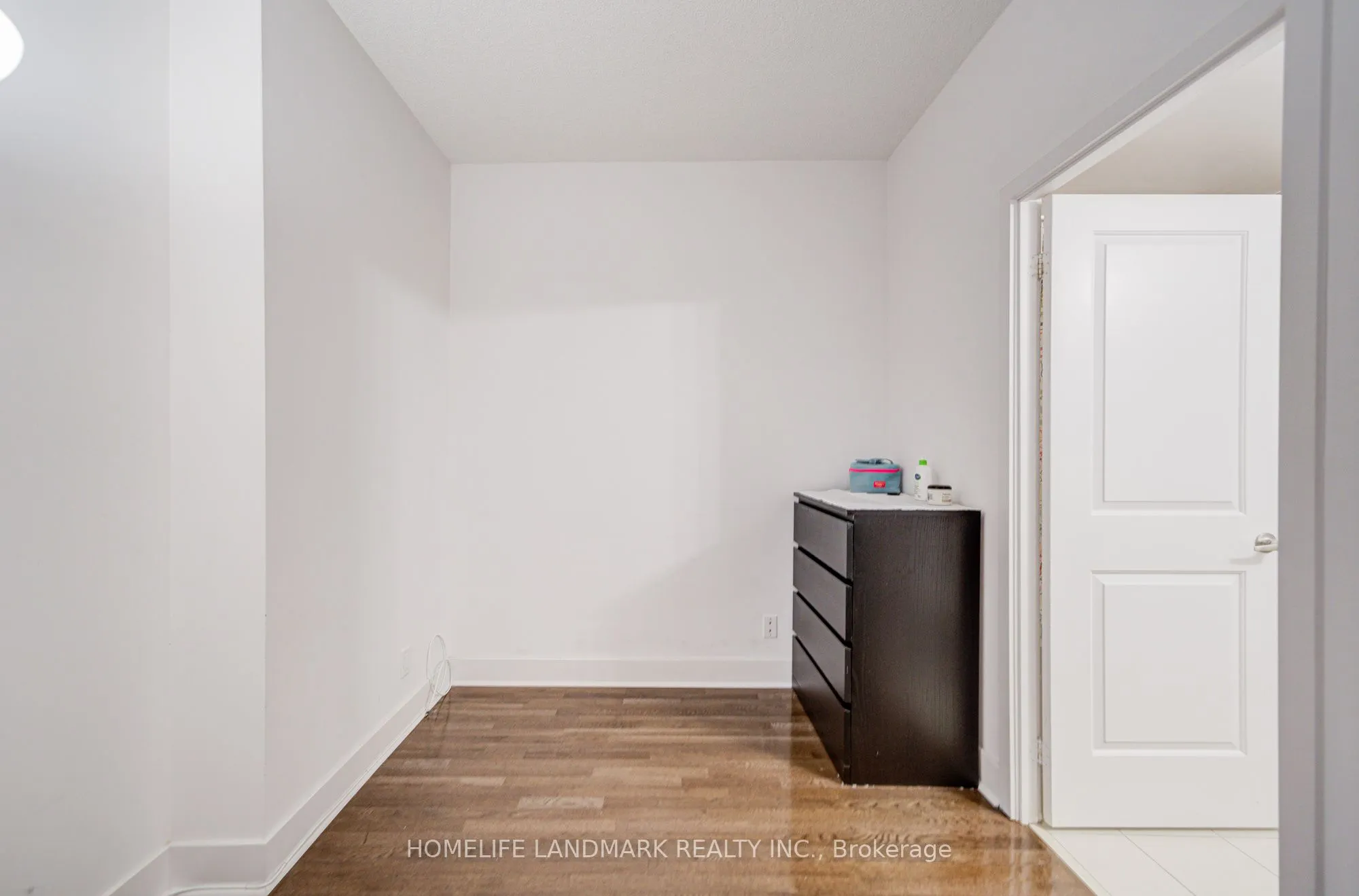 26 Norton Avenue, #609