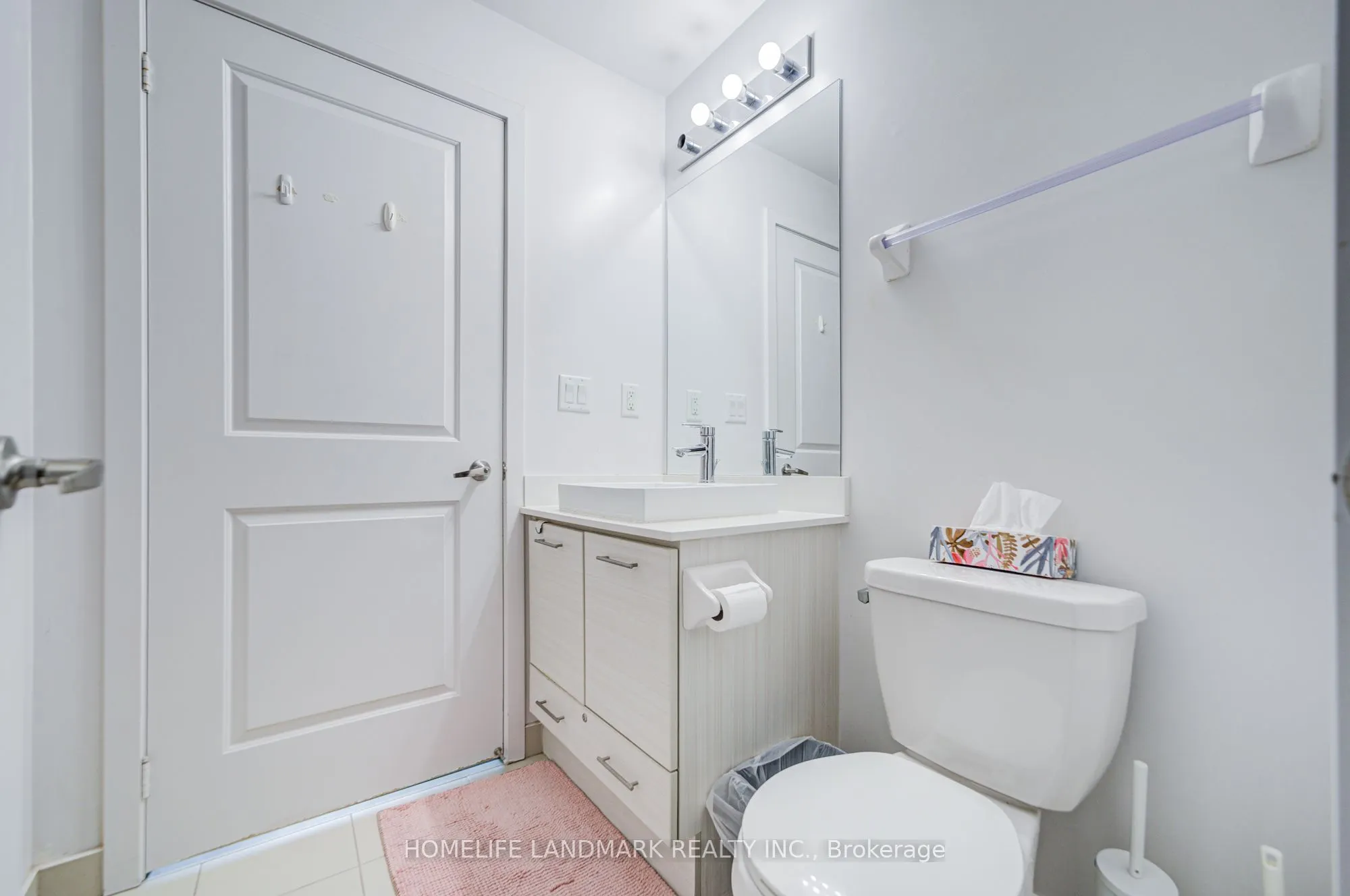 26 Norton Avenue, #609