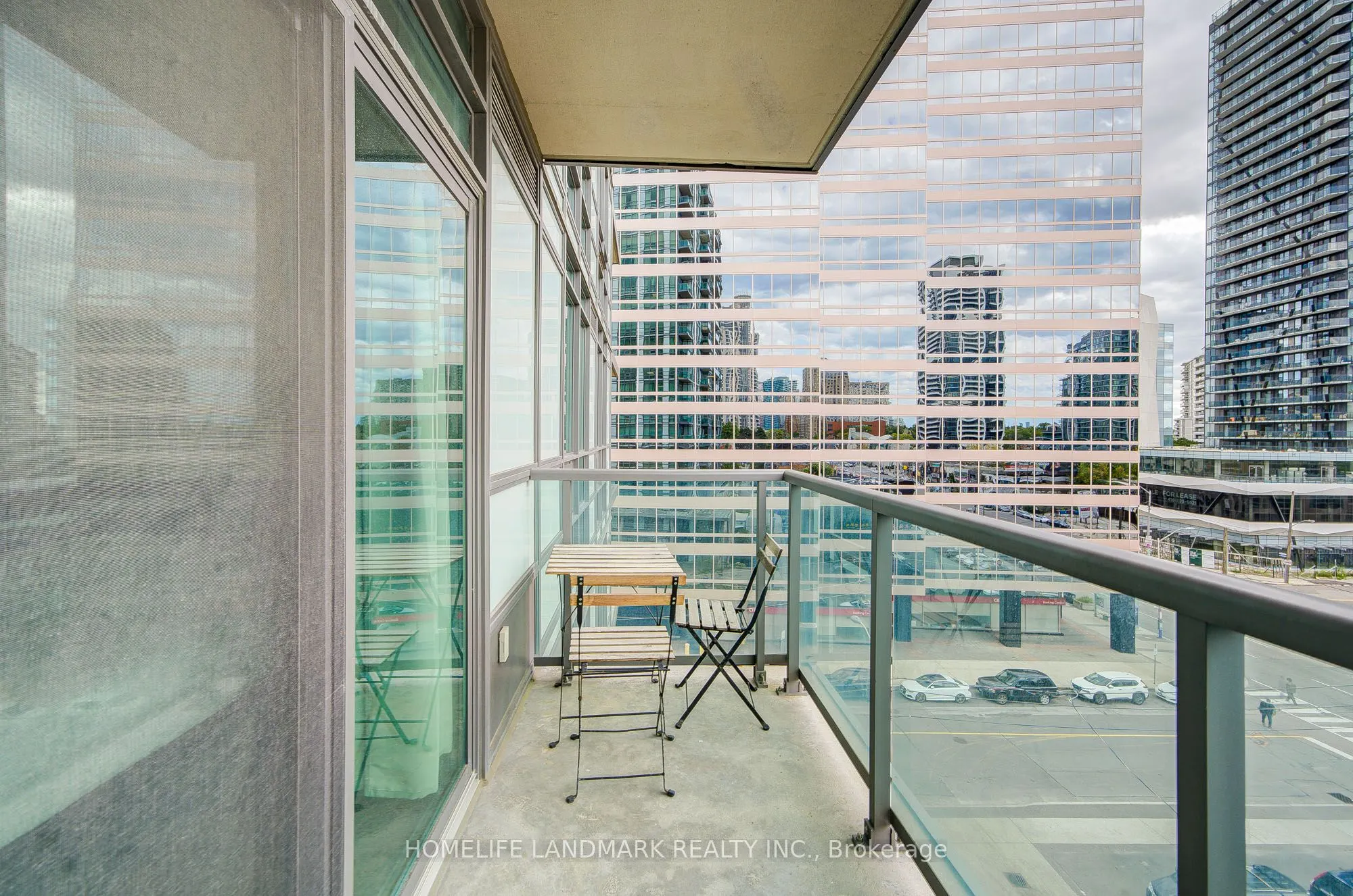 26 Norton Avenue, #609