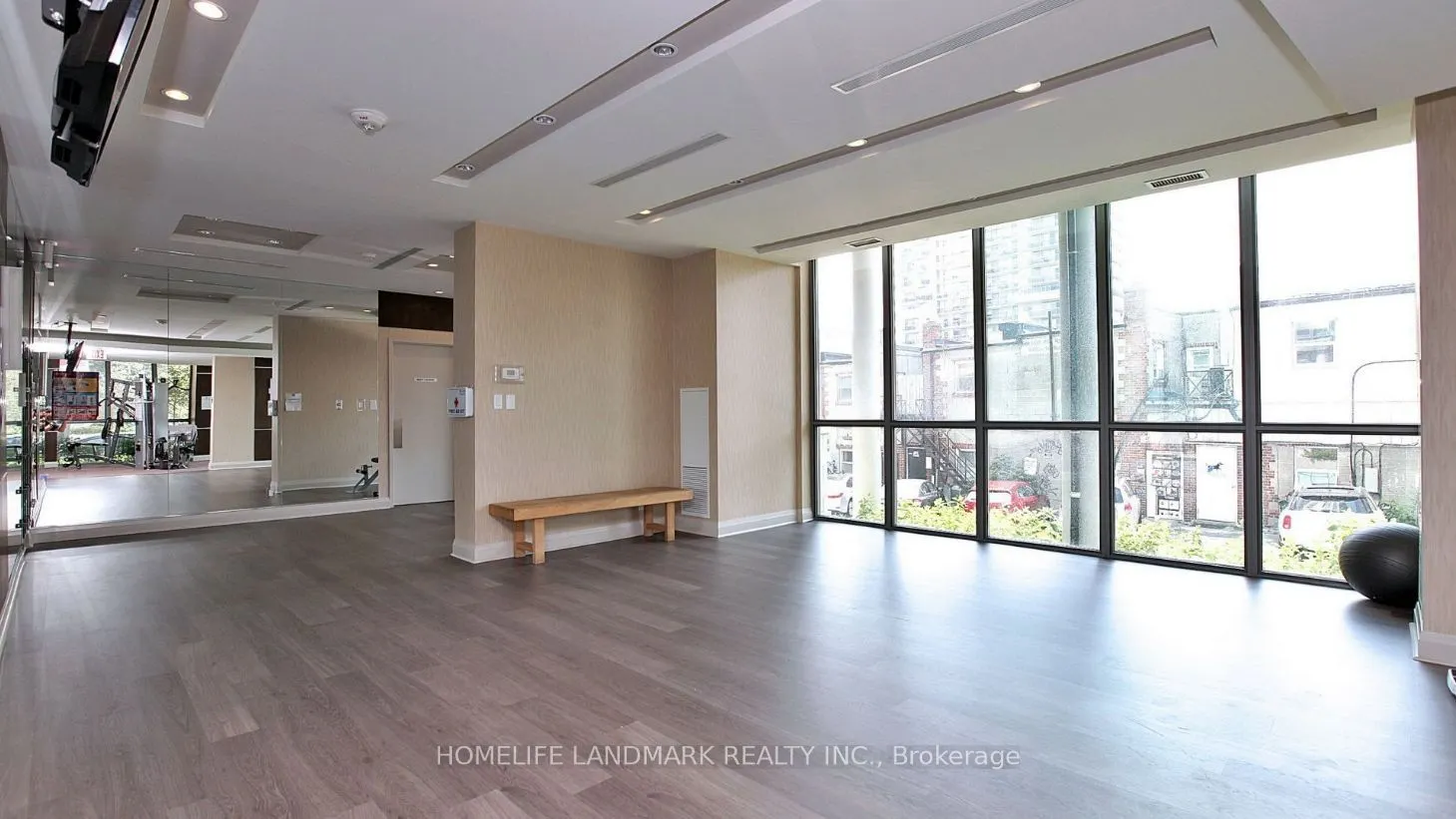 26 Norton Avenue, #609