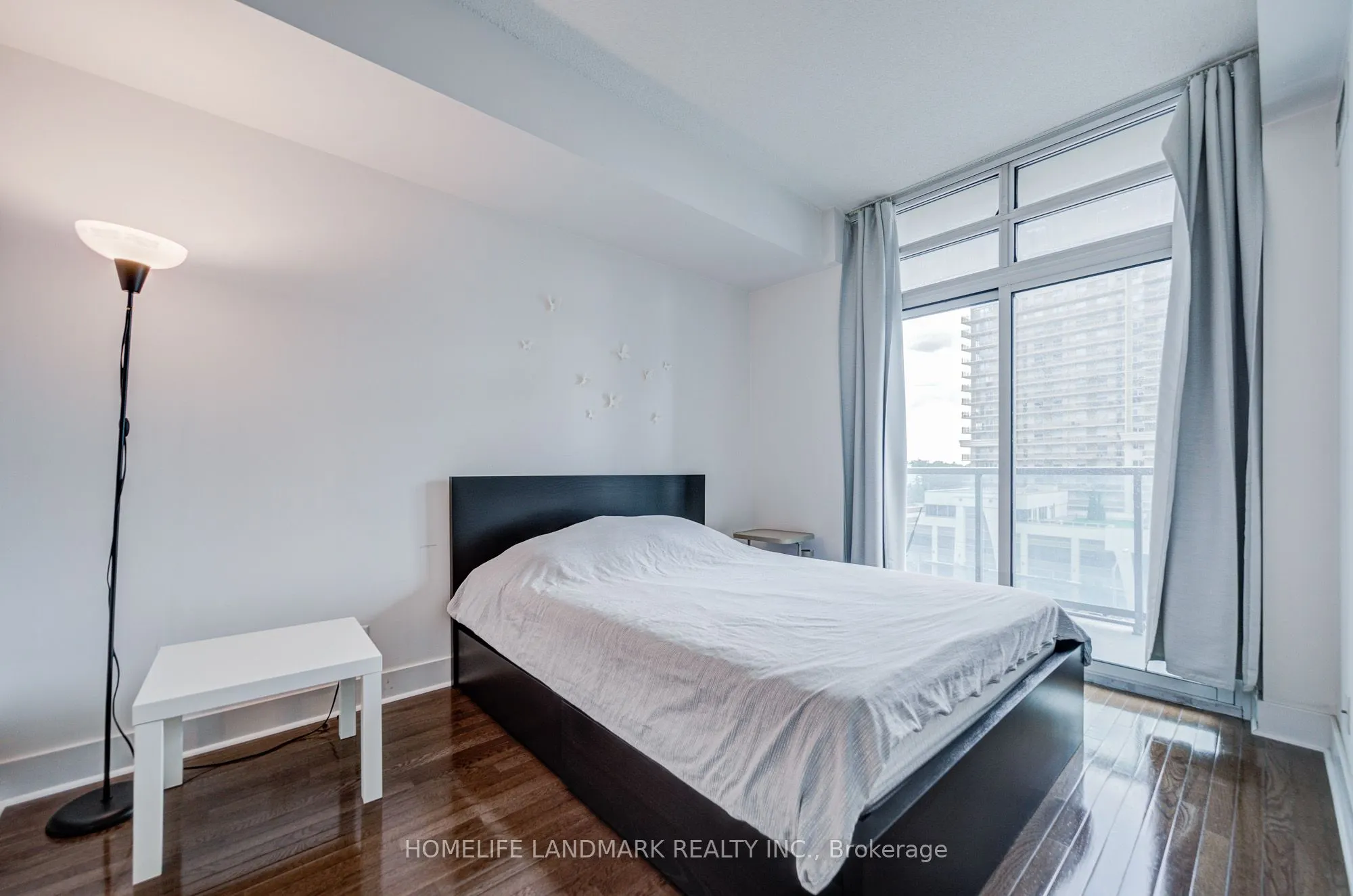 26 Norton Avenue, #609