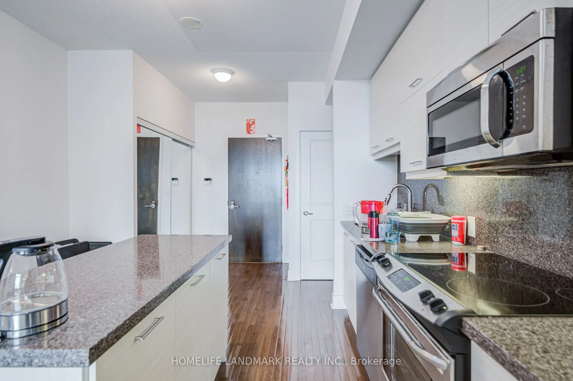 26 Norton Avenue, #609