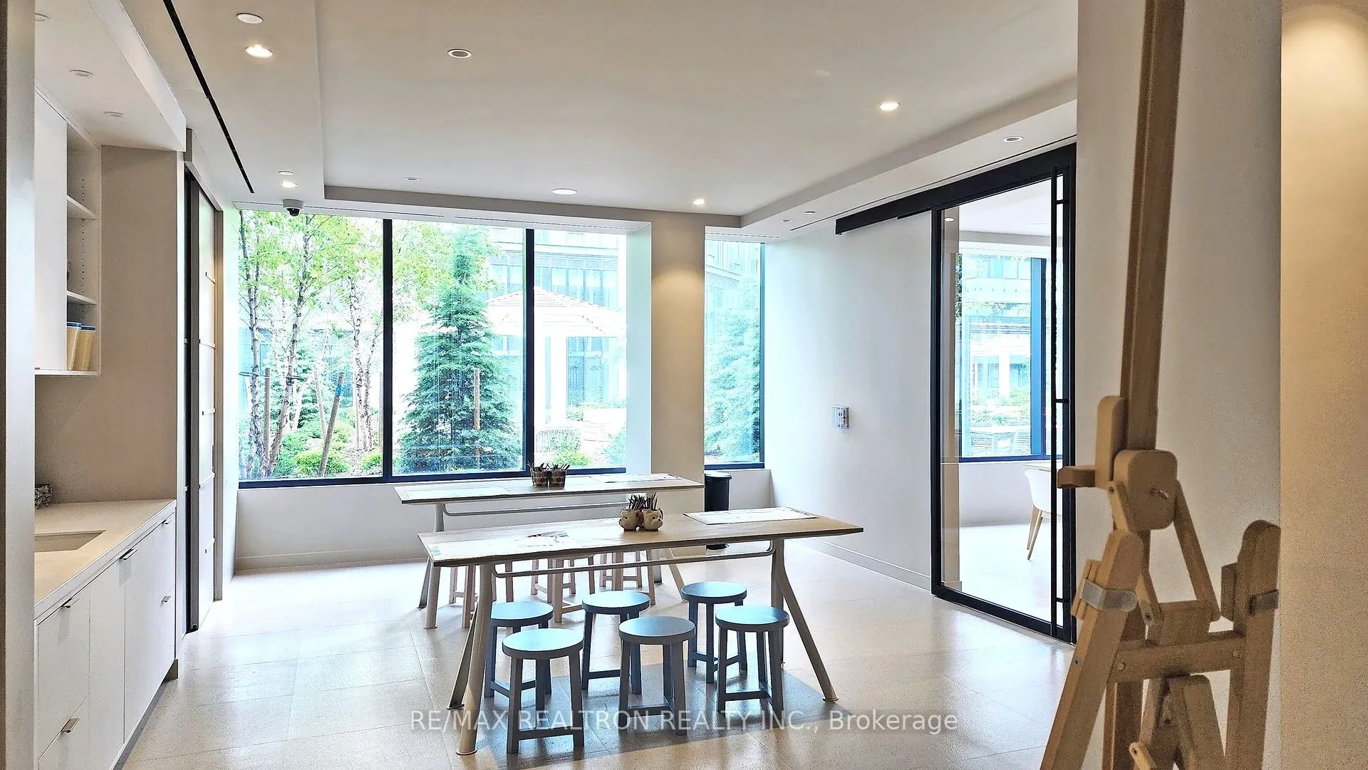 138 Downes Street, #7008