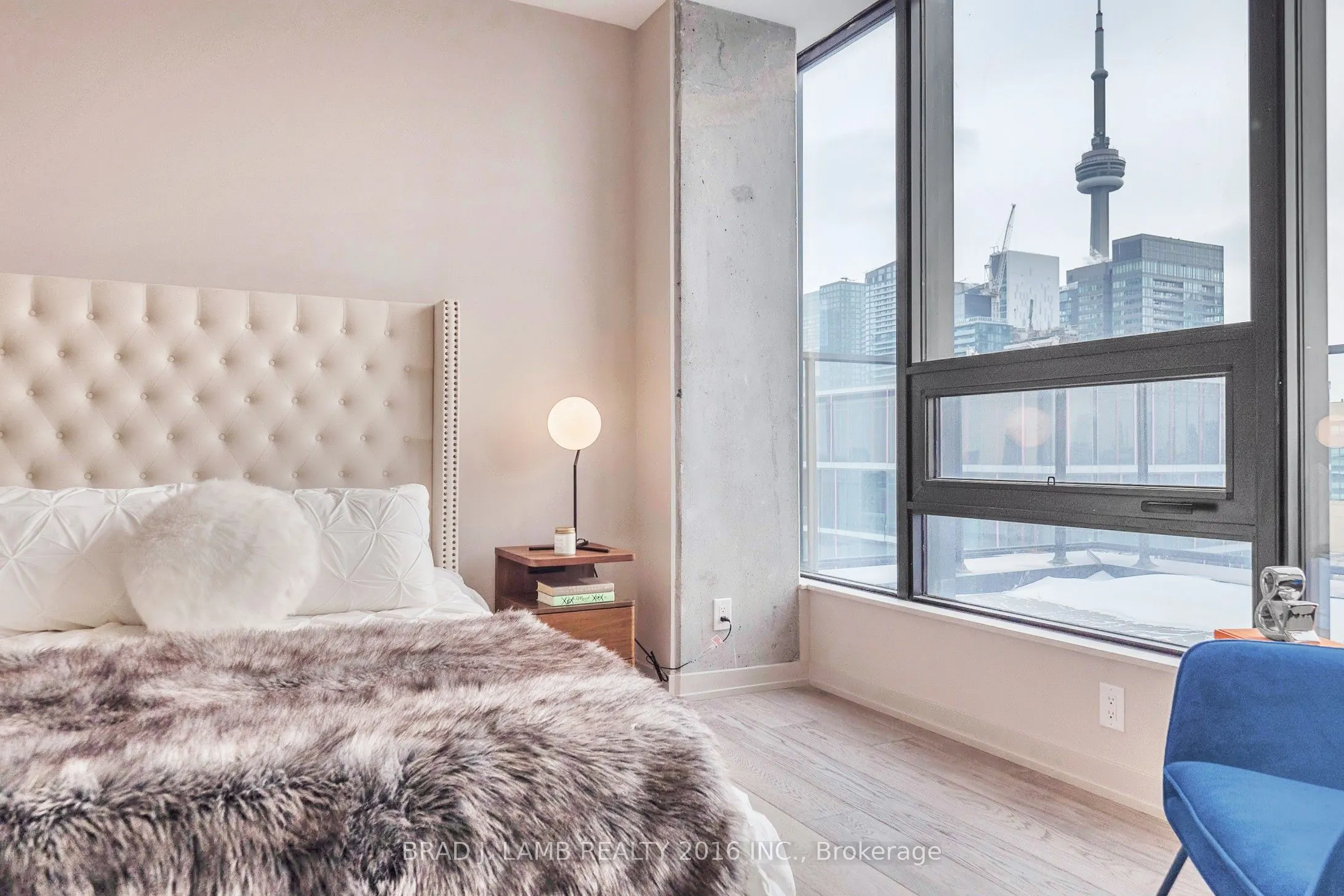 458 Richmond Street W, #1702