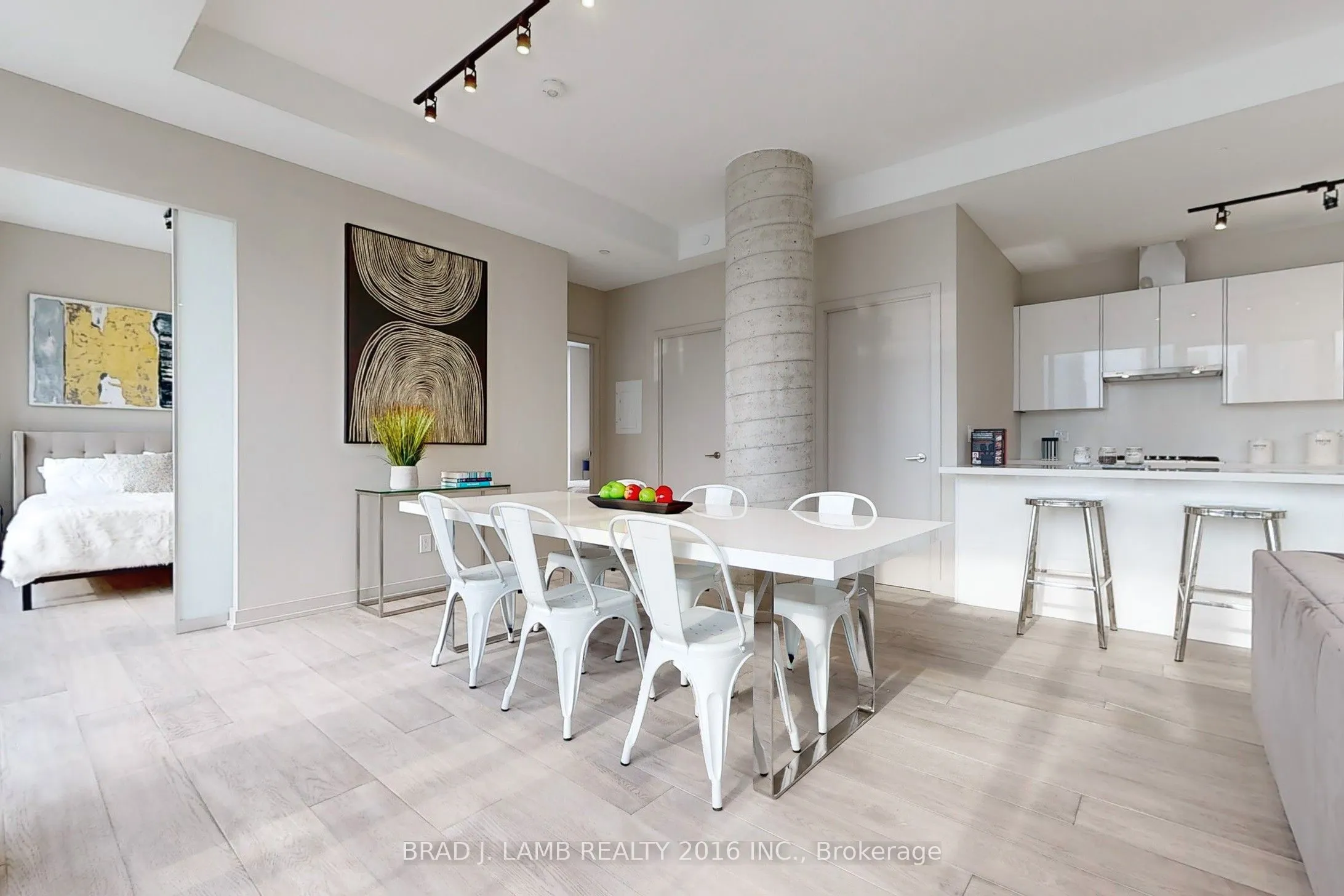 458 Richmond Street W, #1702