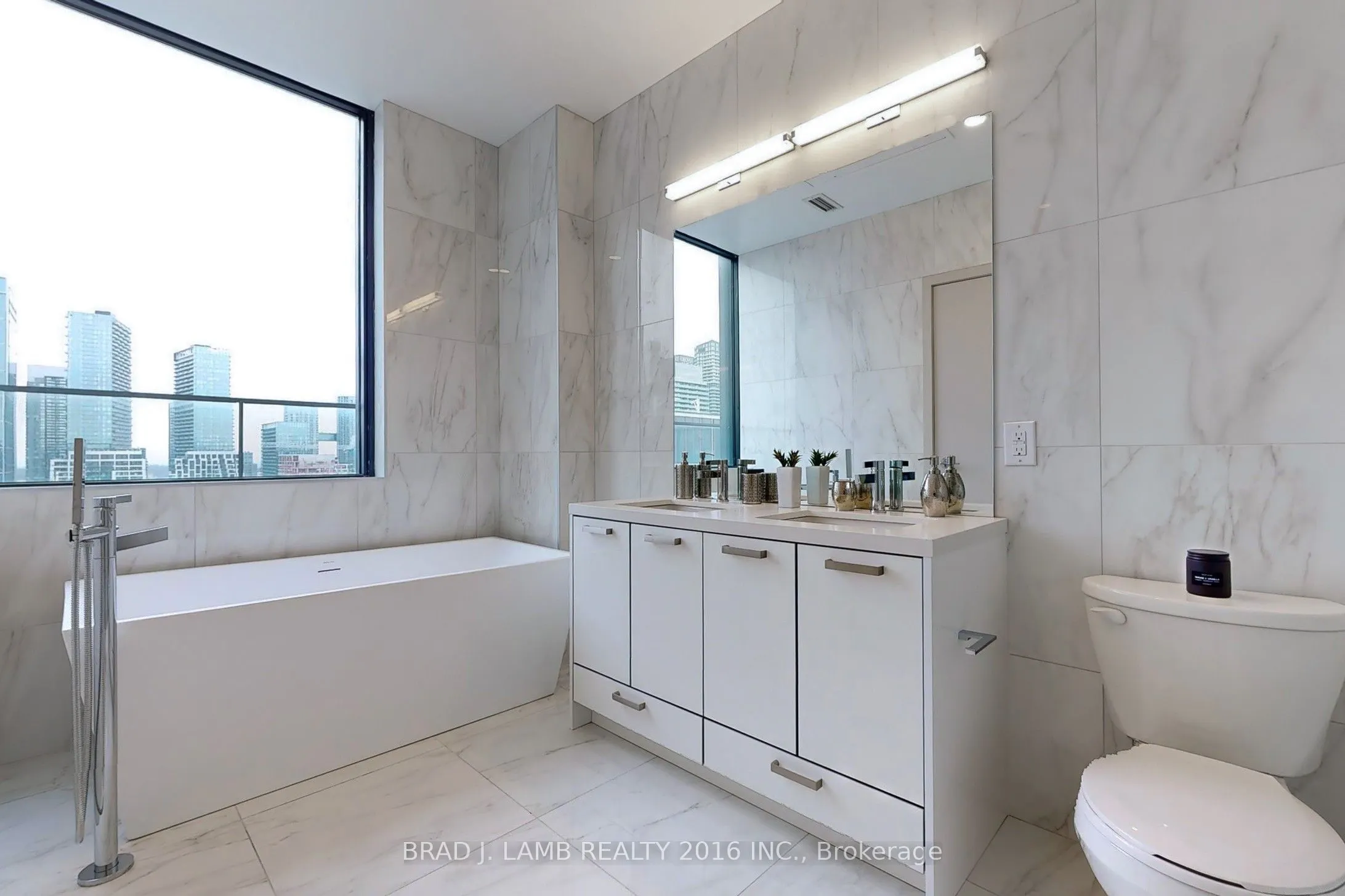 458 Richmond Street W, #1702