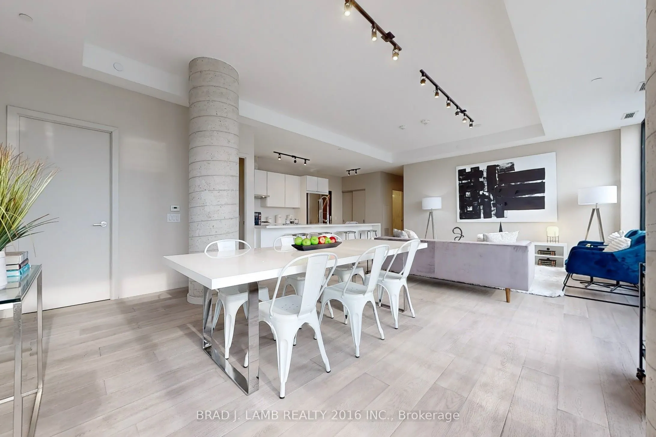 458 Richmond Street W, #1702