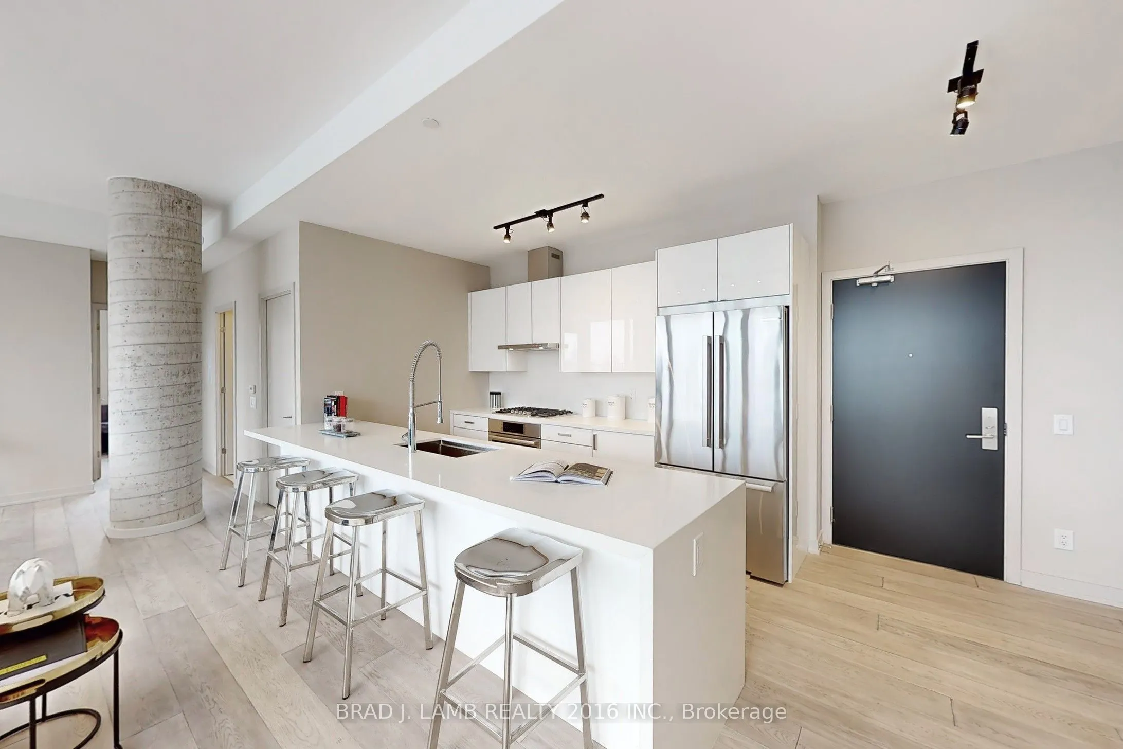 458 Richmond Street W, #1702