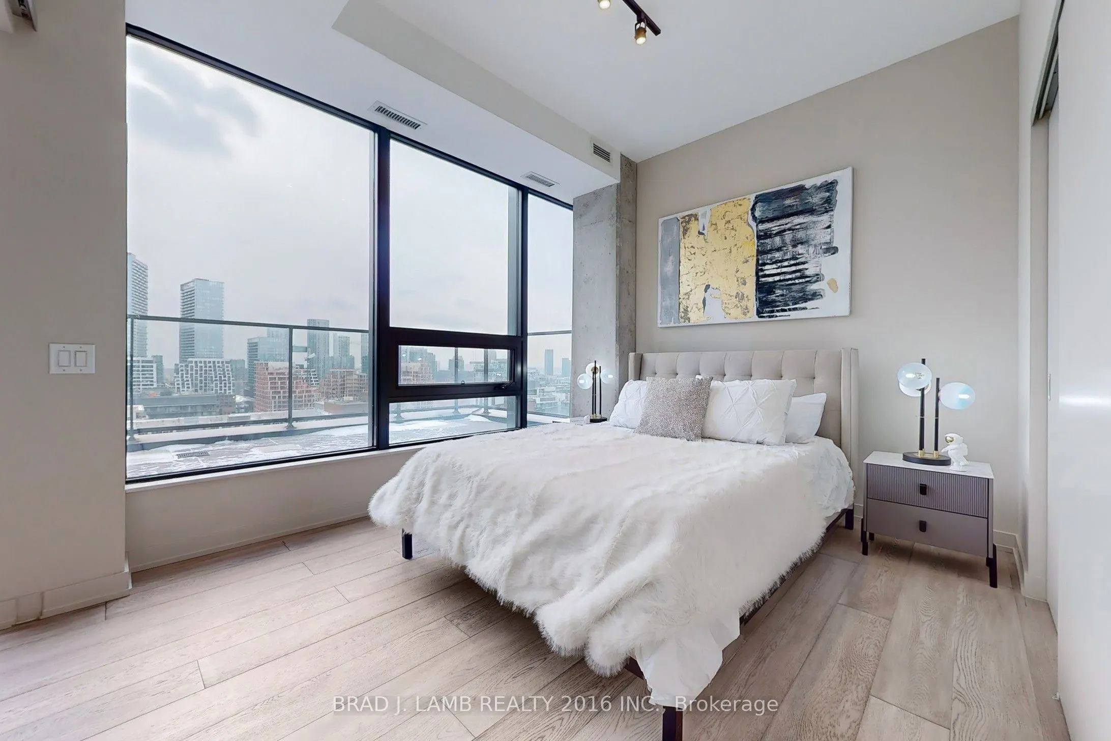 458 Richmond Street W, #1702