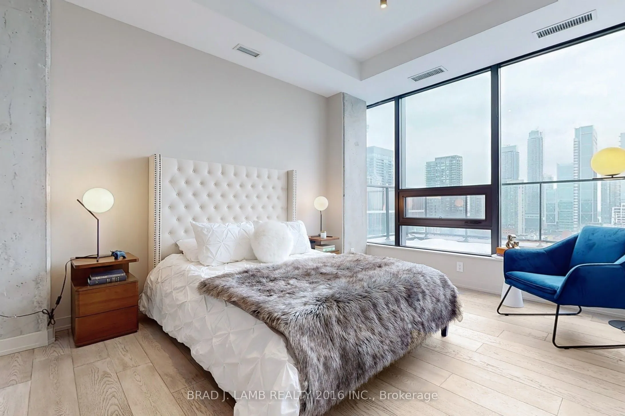 458 Richmond Street W, #1702