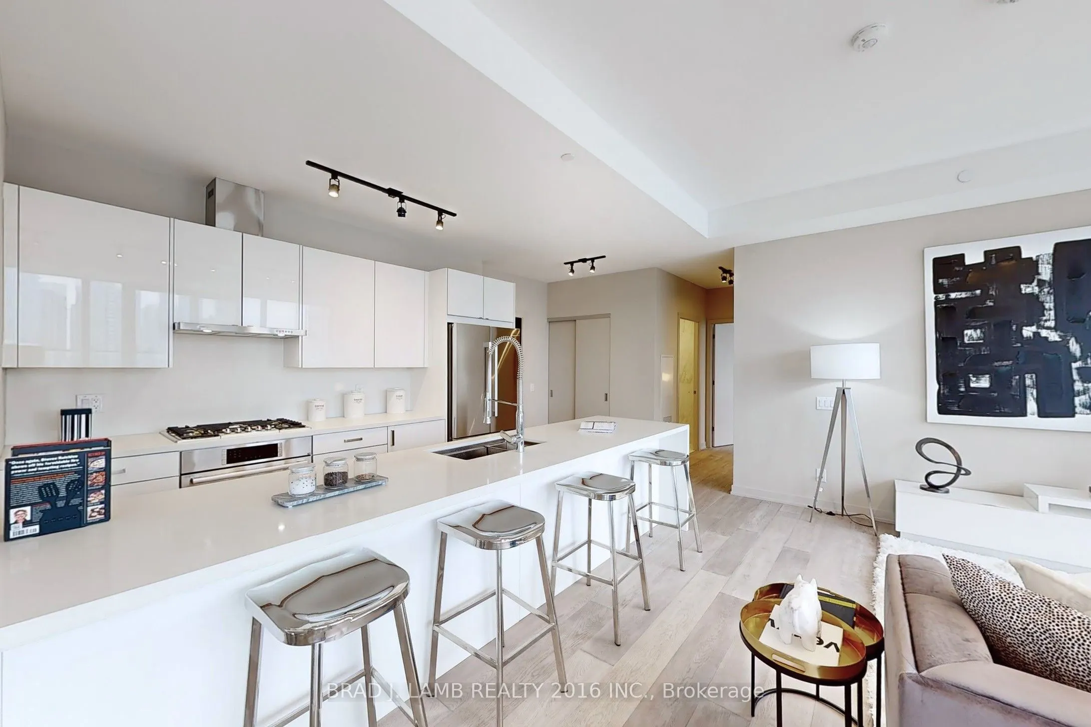 458 Richmond Street W, #1702
