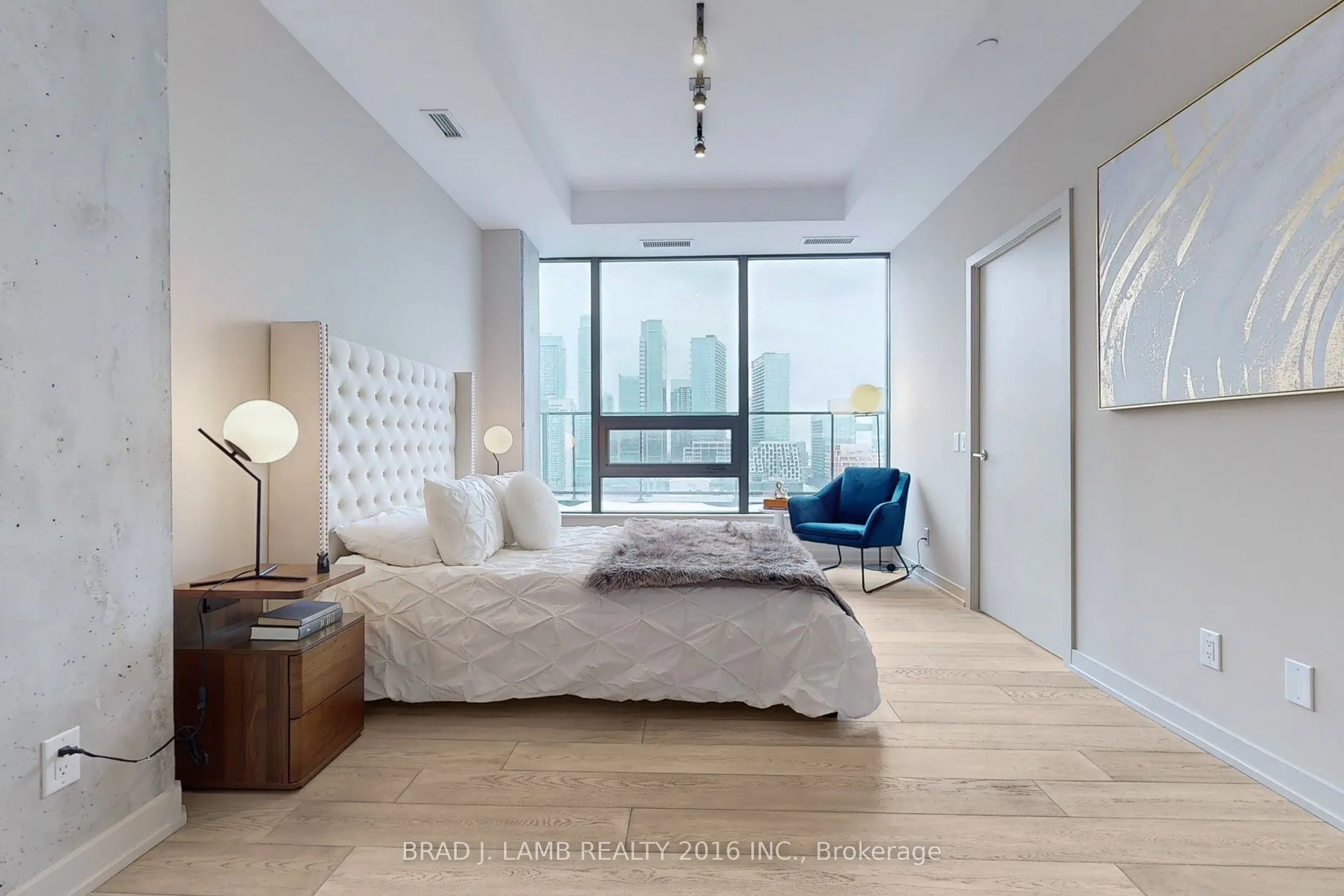458 Richmond Street W, #1702