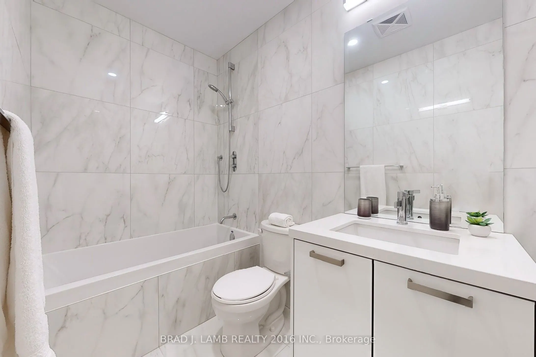 458 Richmond Street W, #1702