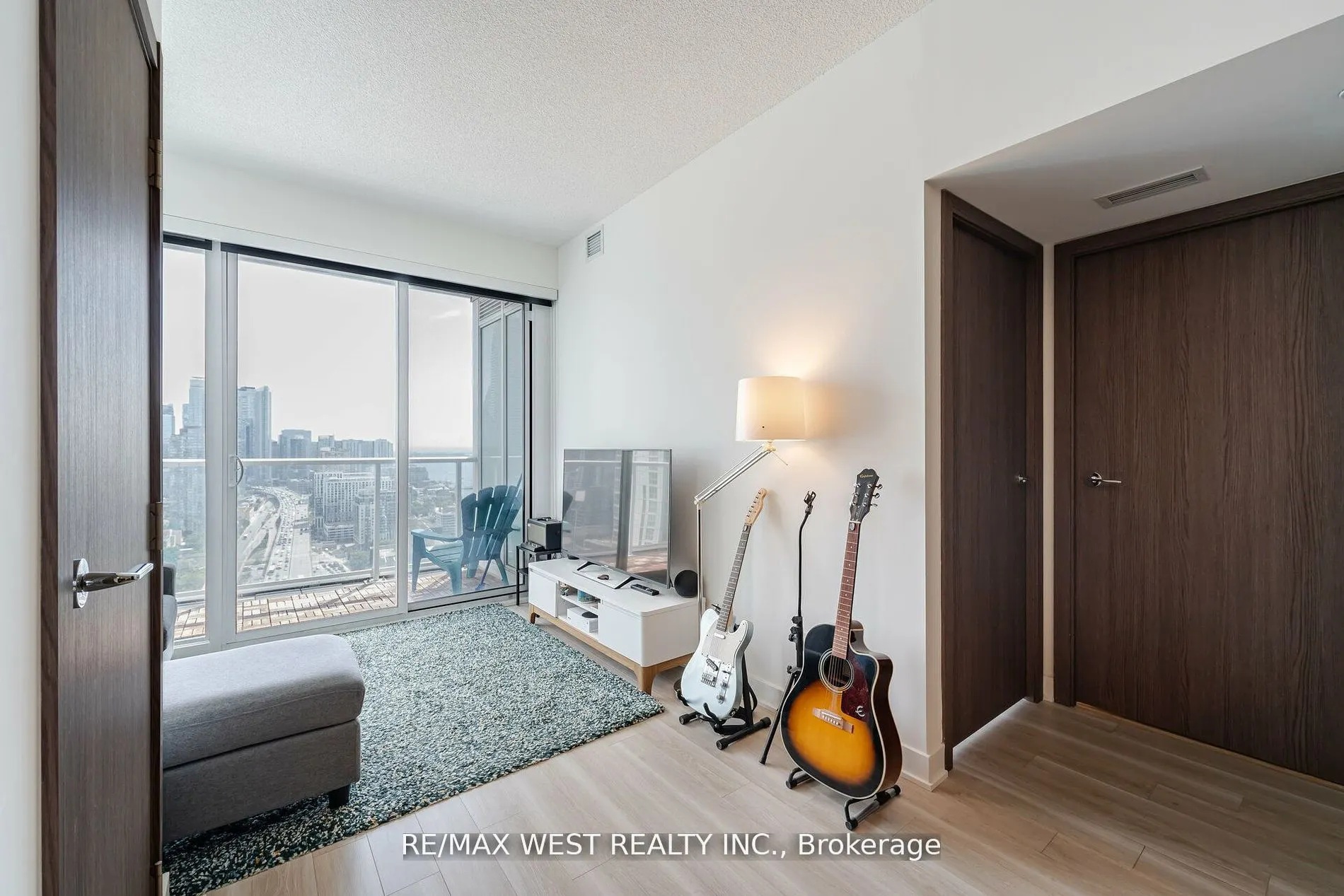 17 Bathurst Street, #3912