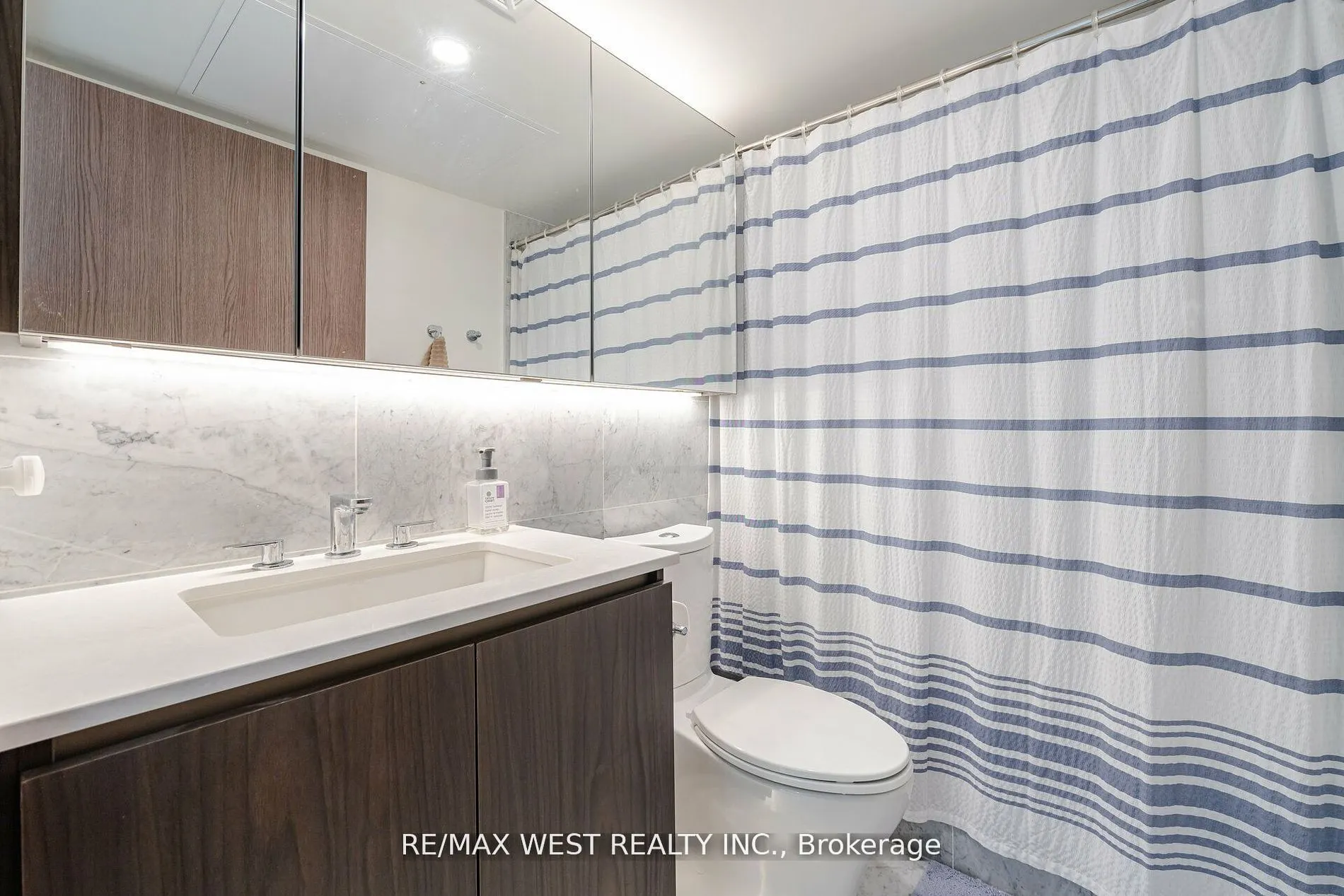 17 Bathurst Street, #3912