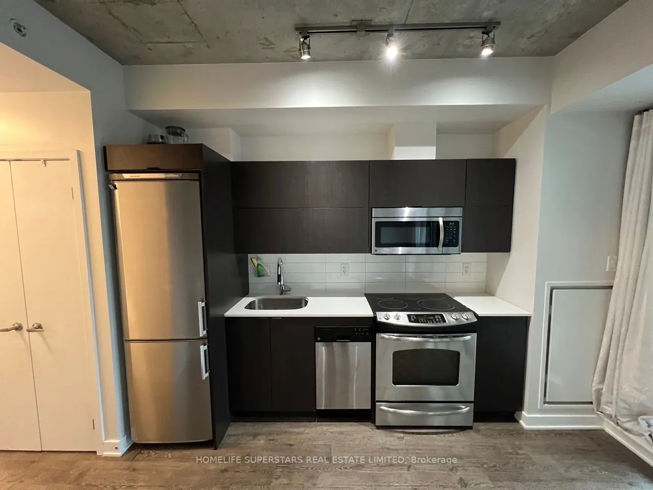 32 Camden Street, #608