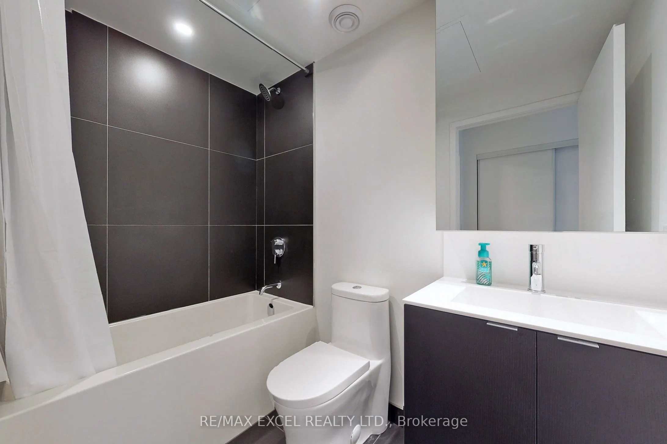 20 Edward Street, #1720
