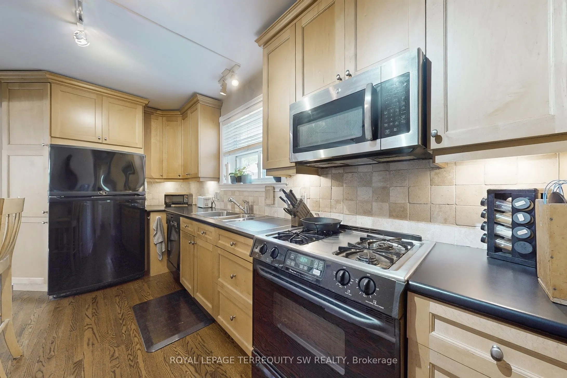 242 Joicey Boulevard