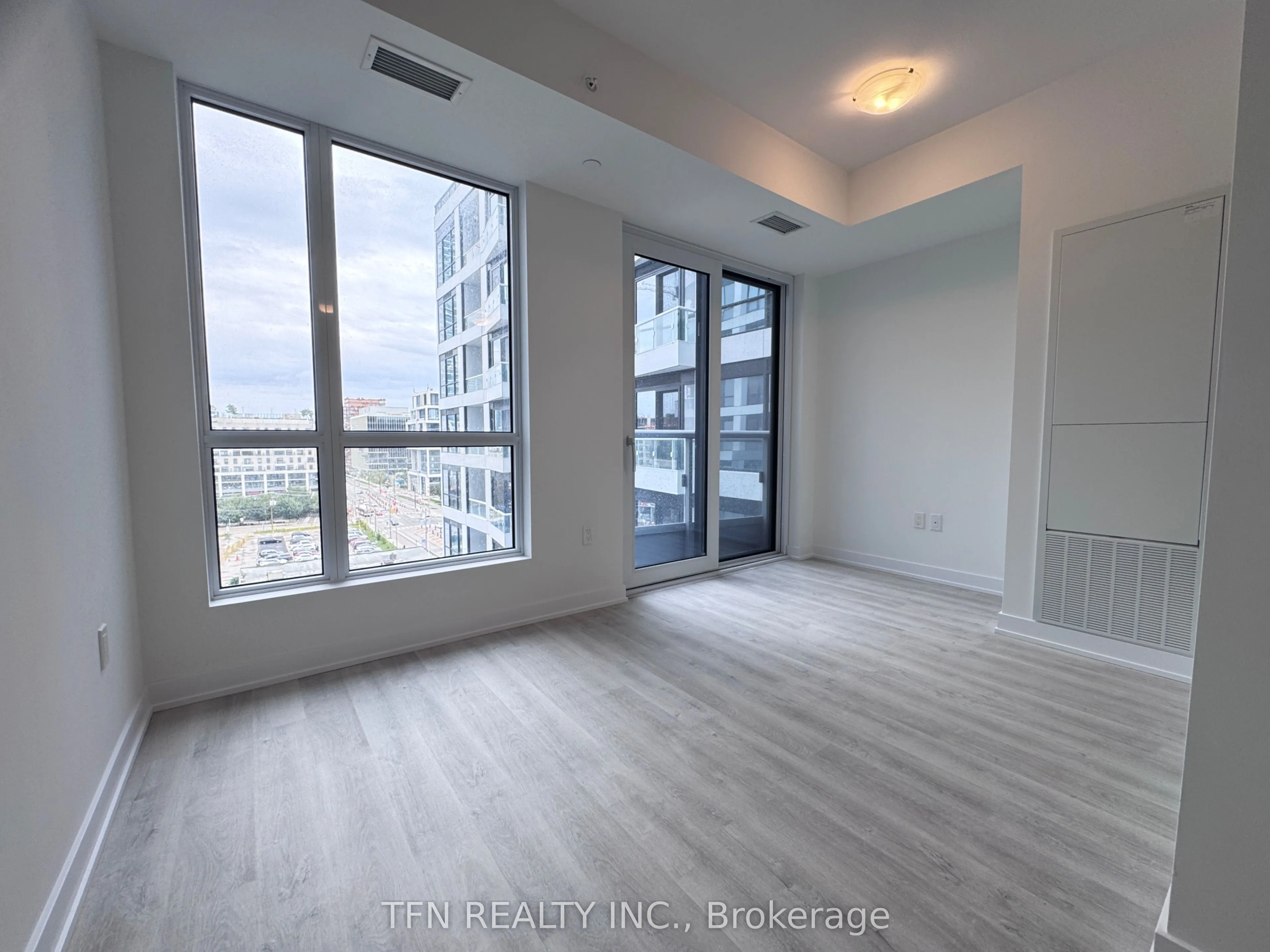 15 Richardson Street, #812