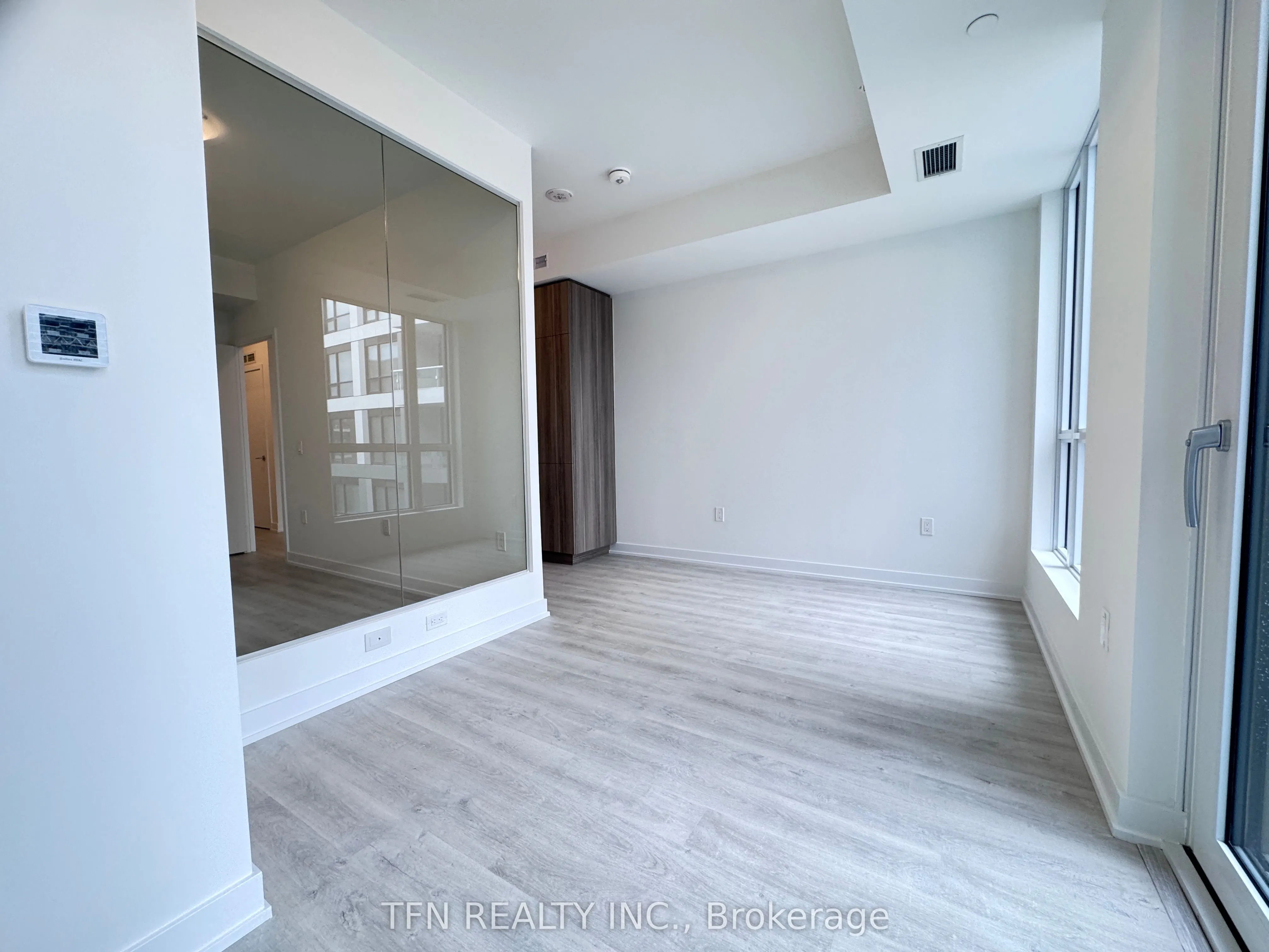 15 Richardson Street, #812