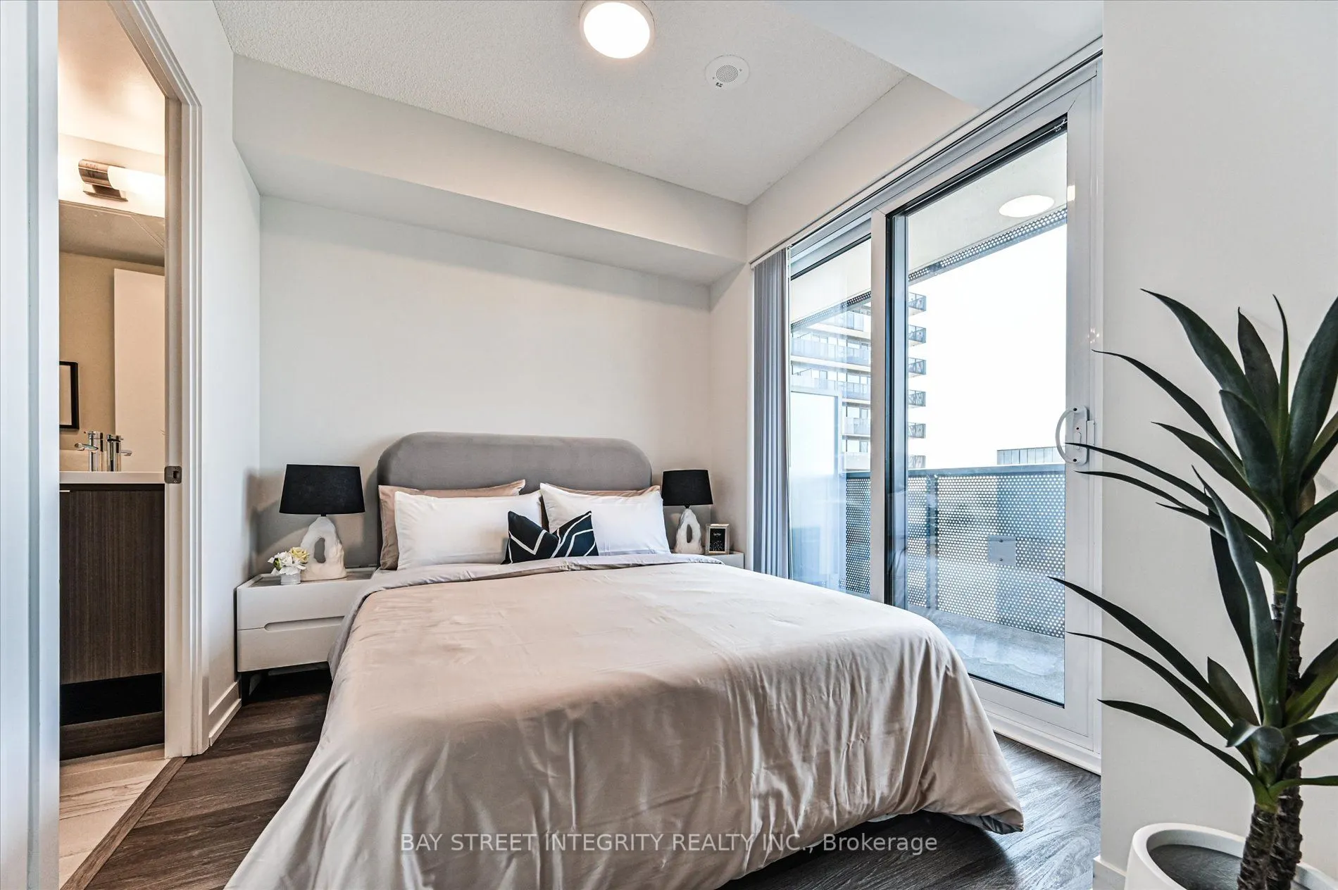 55 Cooper Street, #4011