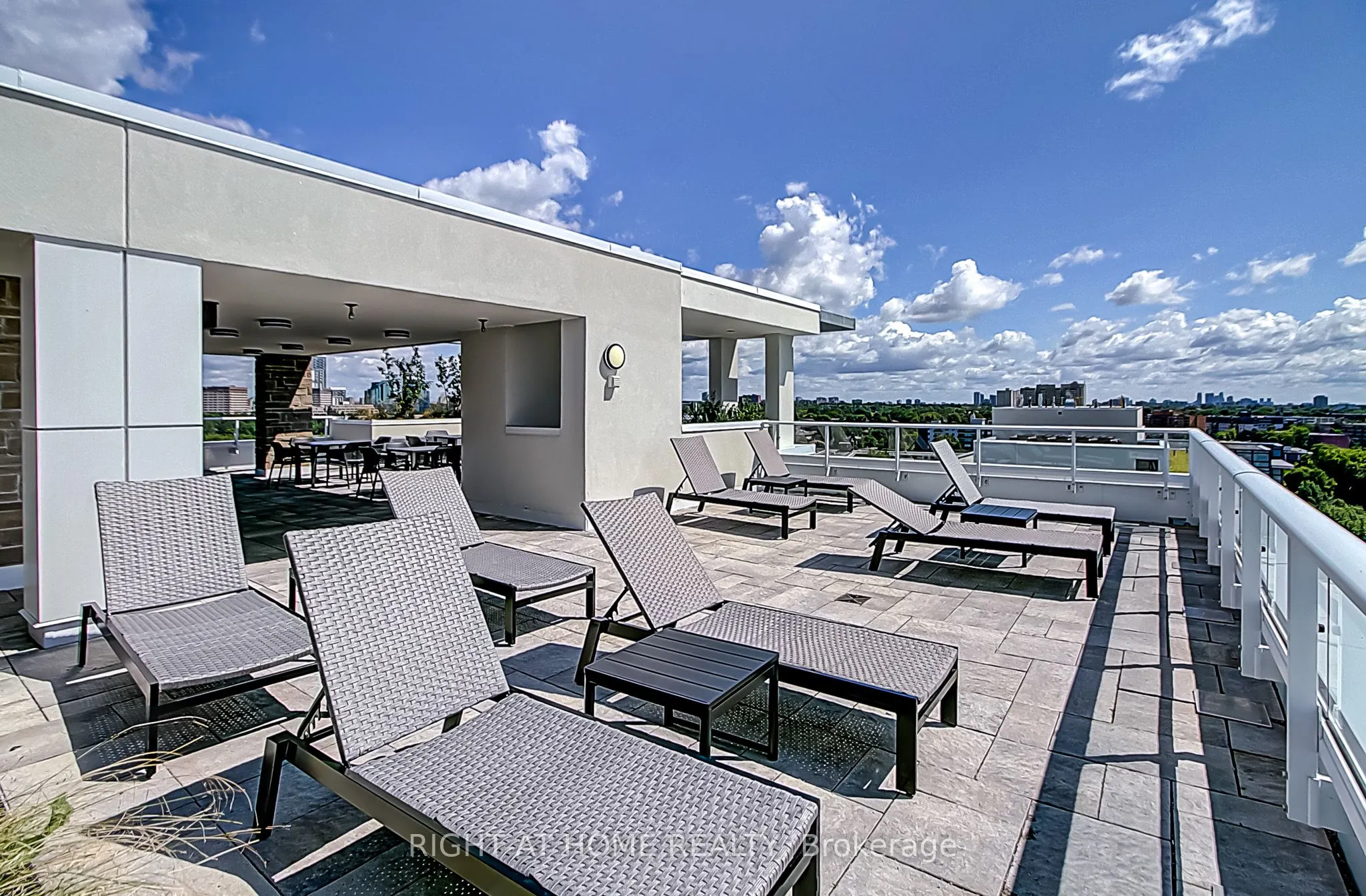 10 Deerlick Court, #1107