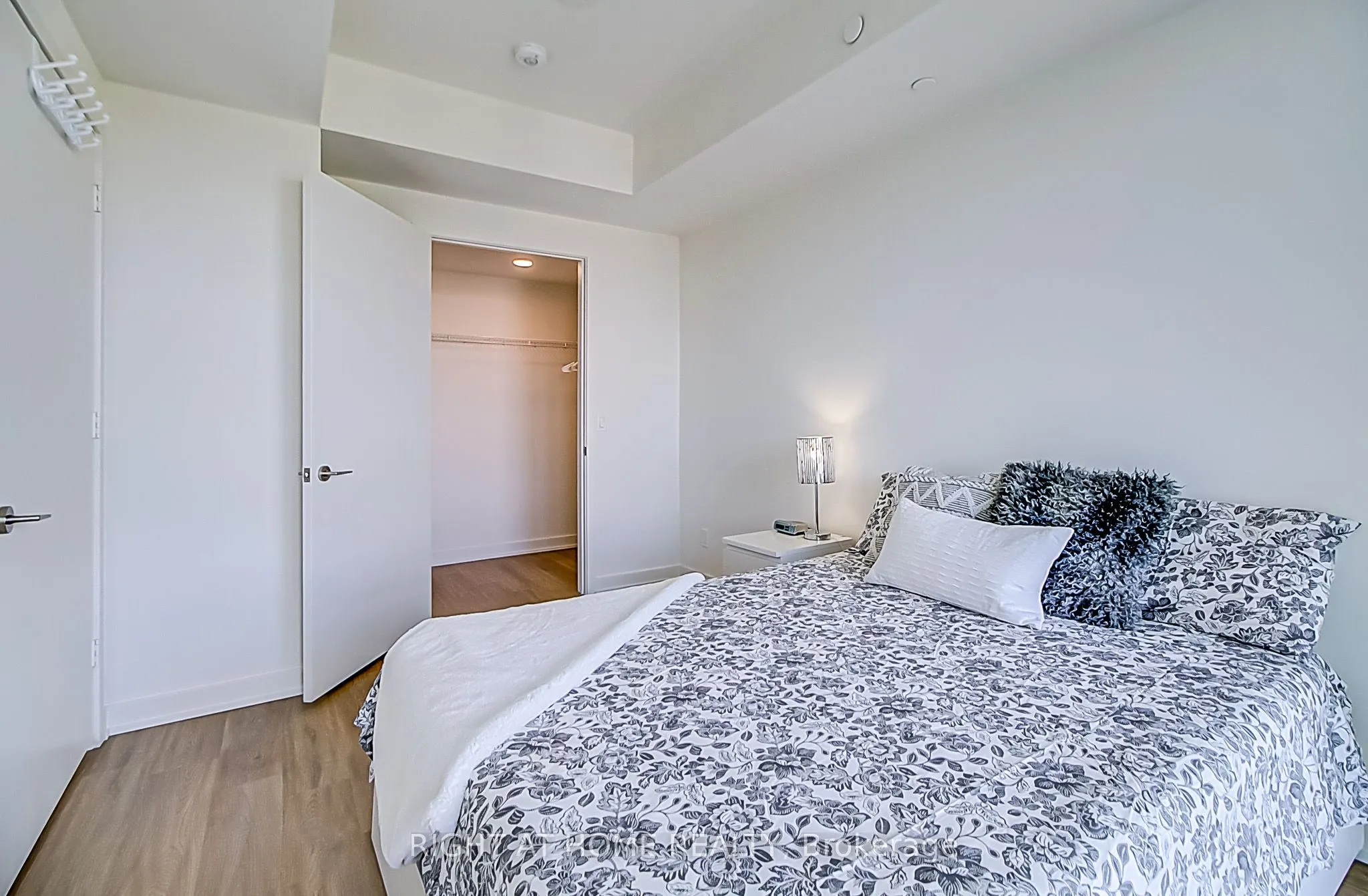 10 Deerlick Court, #1107