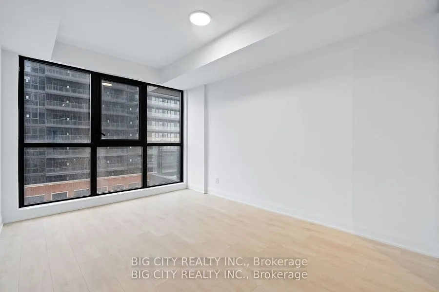 33 Frederick Todd Way, #909