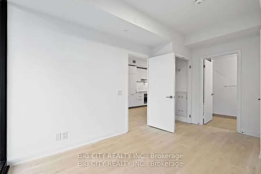 33 Frederick Todd Way, #909
