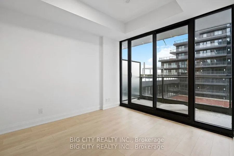 33 Frederick Todd Way, #909