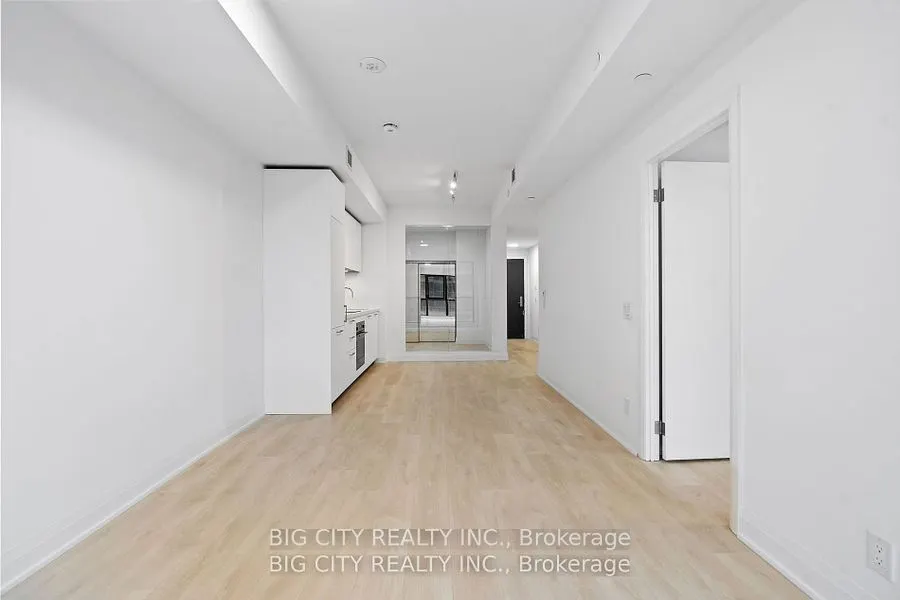 33 Frederick Todd Way, #909