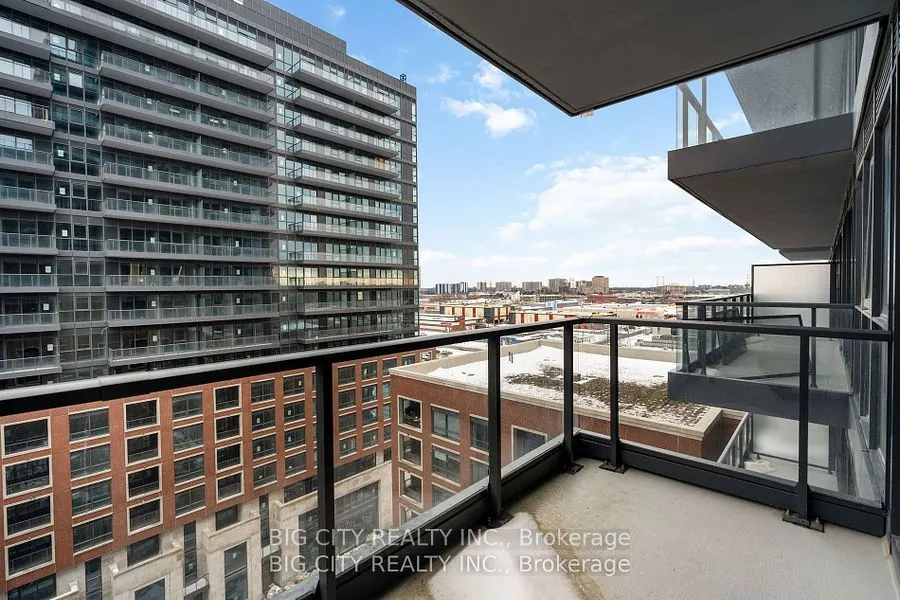 33 Frederick Todd Way, #909