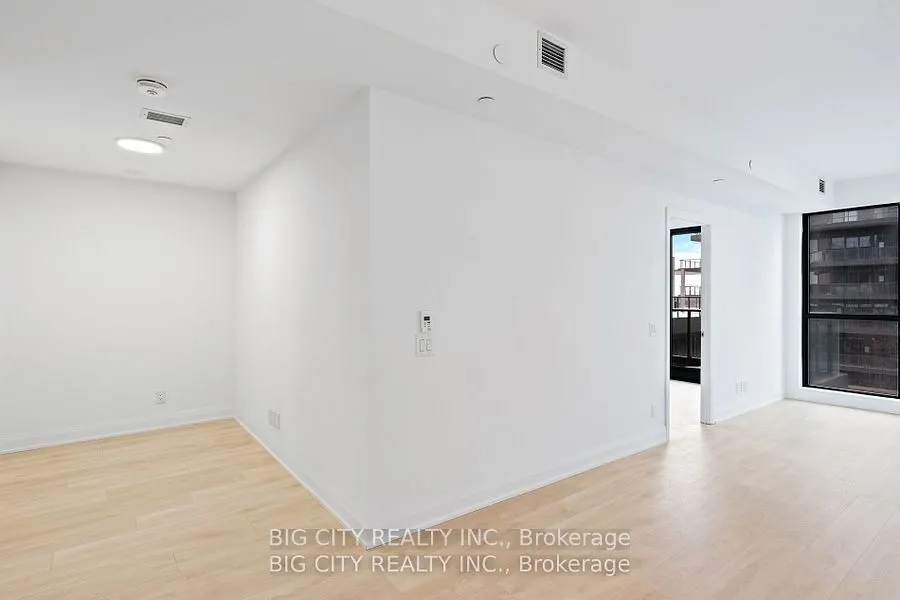 33 Frederick Todd Way, #909
