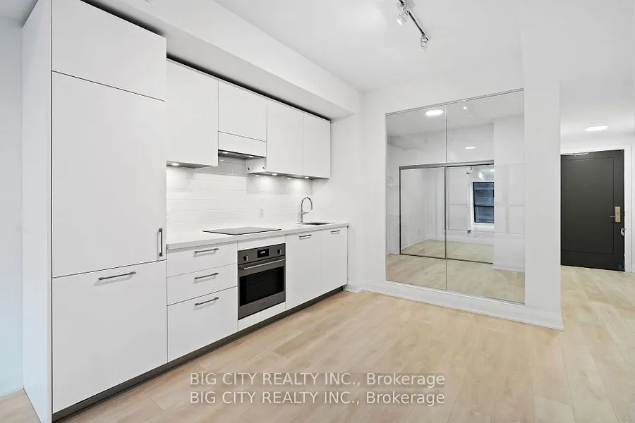 33 Frederick Todd Way, #909