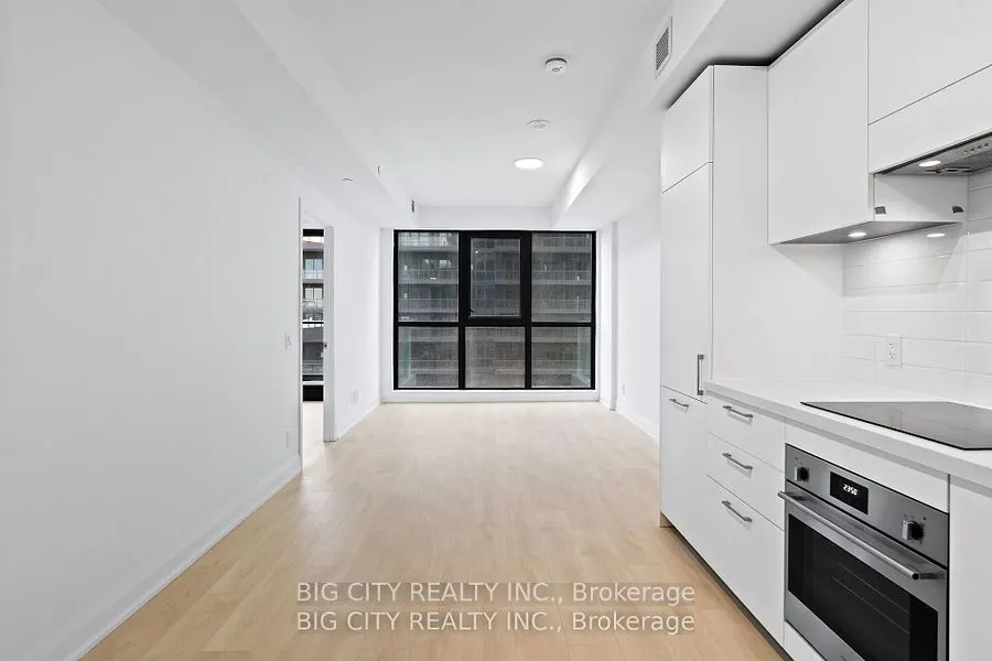 33 Frederick Todd Way, #909