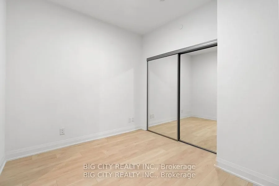 33 Frederick Todd Way, #909