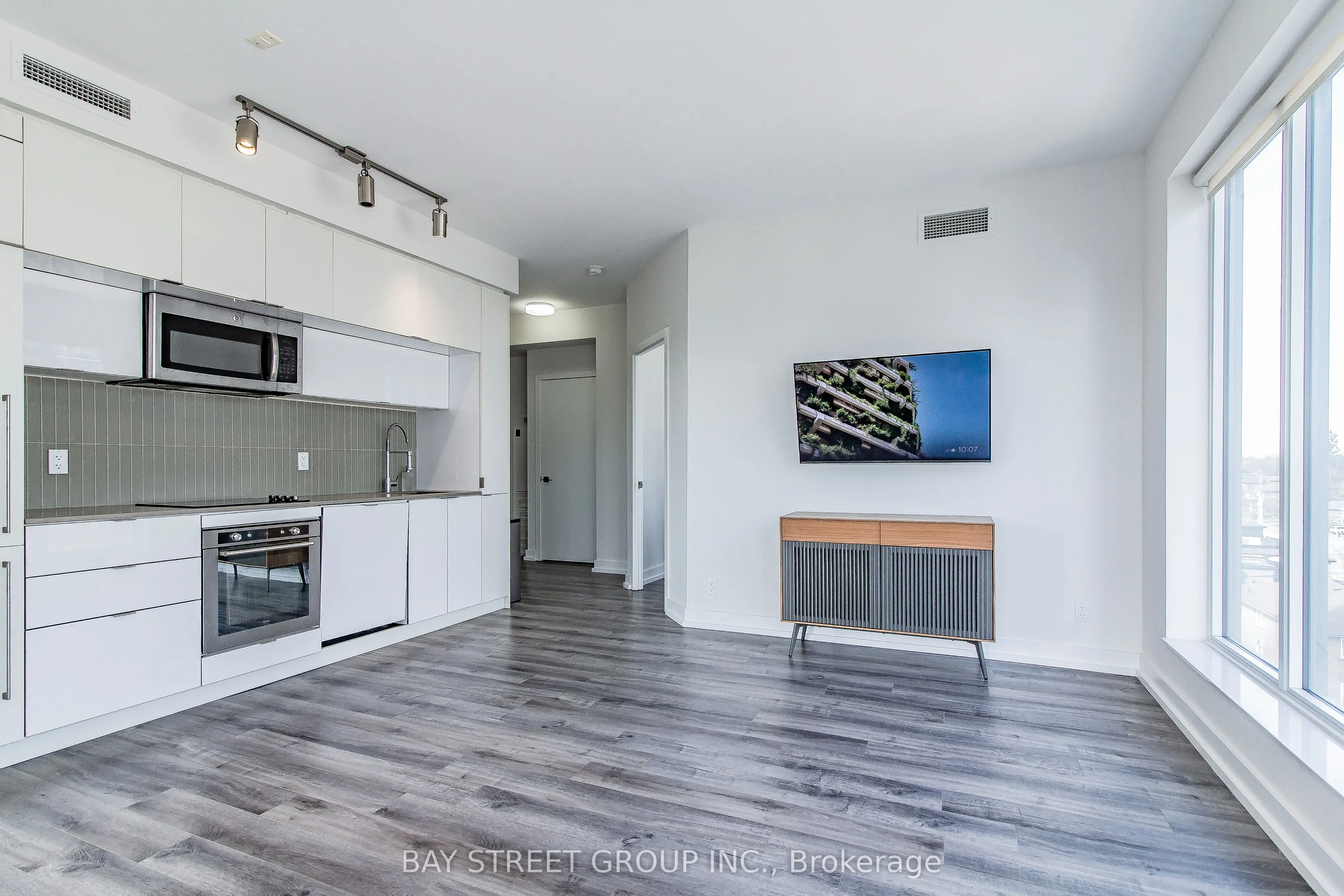 28 Avondale Avenue, #702 (2nd Bedroom)
